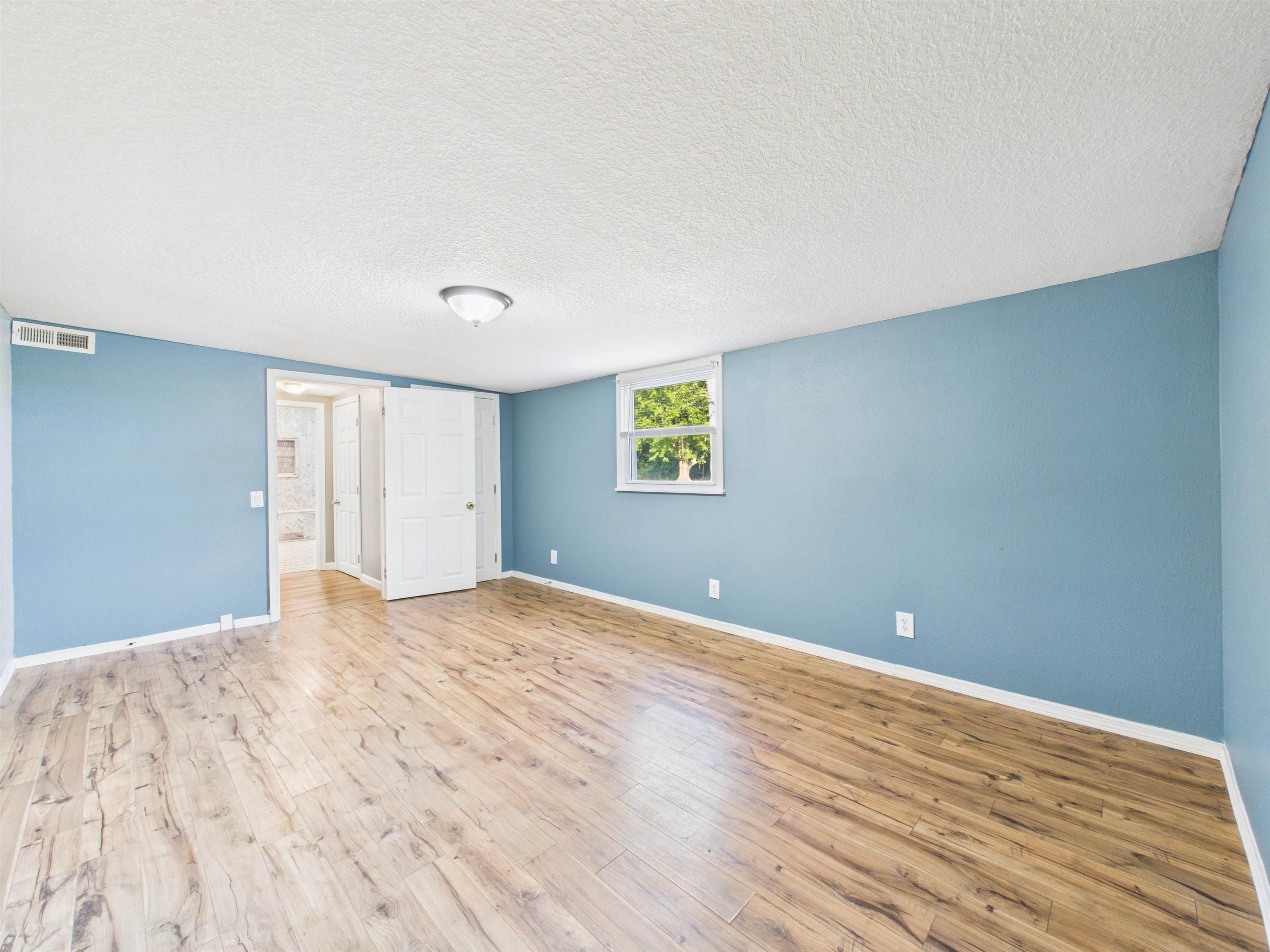 Markle, Indiana, 46770, United States, 3 Bedrooms Bedrooms, ,3 BathroomsBathrooms,Residential,For Sale,1925804