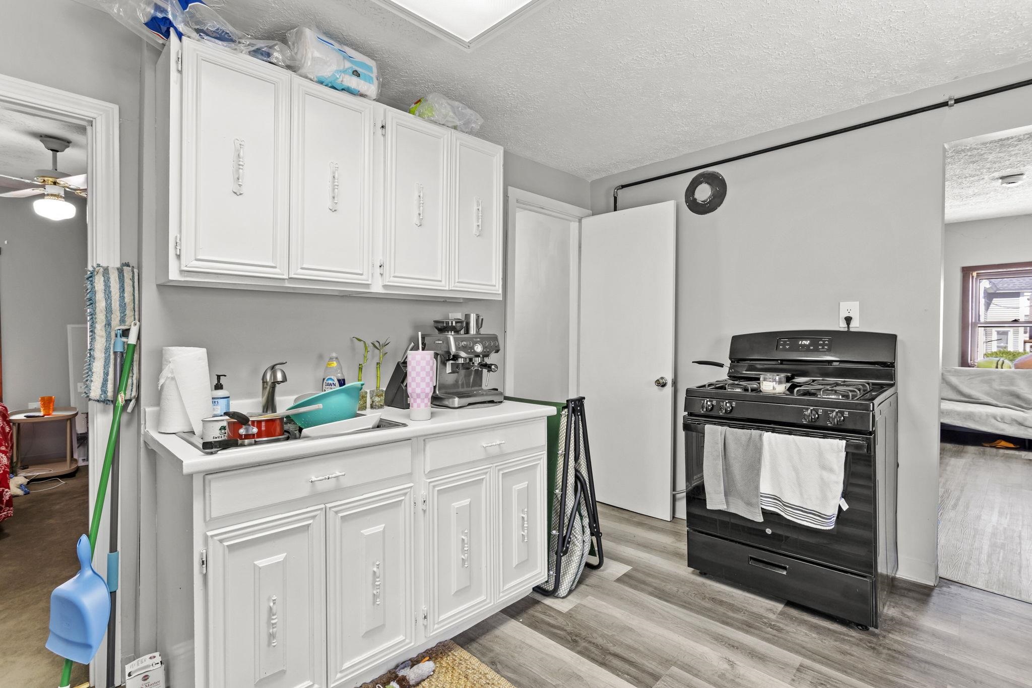 Manchester, New Hampshire, 03103, United States, ,3 BathroomsBathrooms,Residential,For Sale,1979681