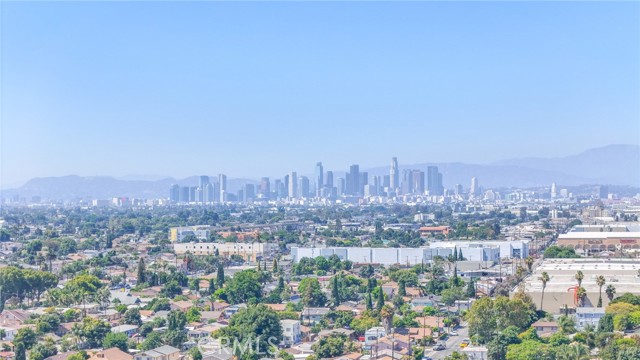 Los Angeles, California, 90001, United States, 4 Bedrooms Bedrooms, ,Residential,For Sale,1928071