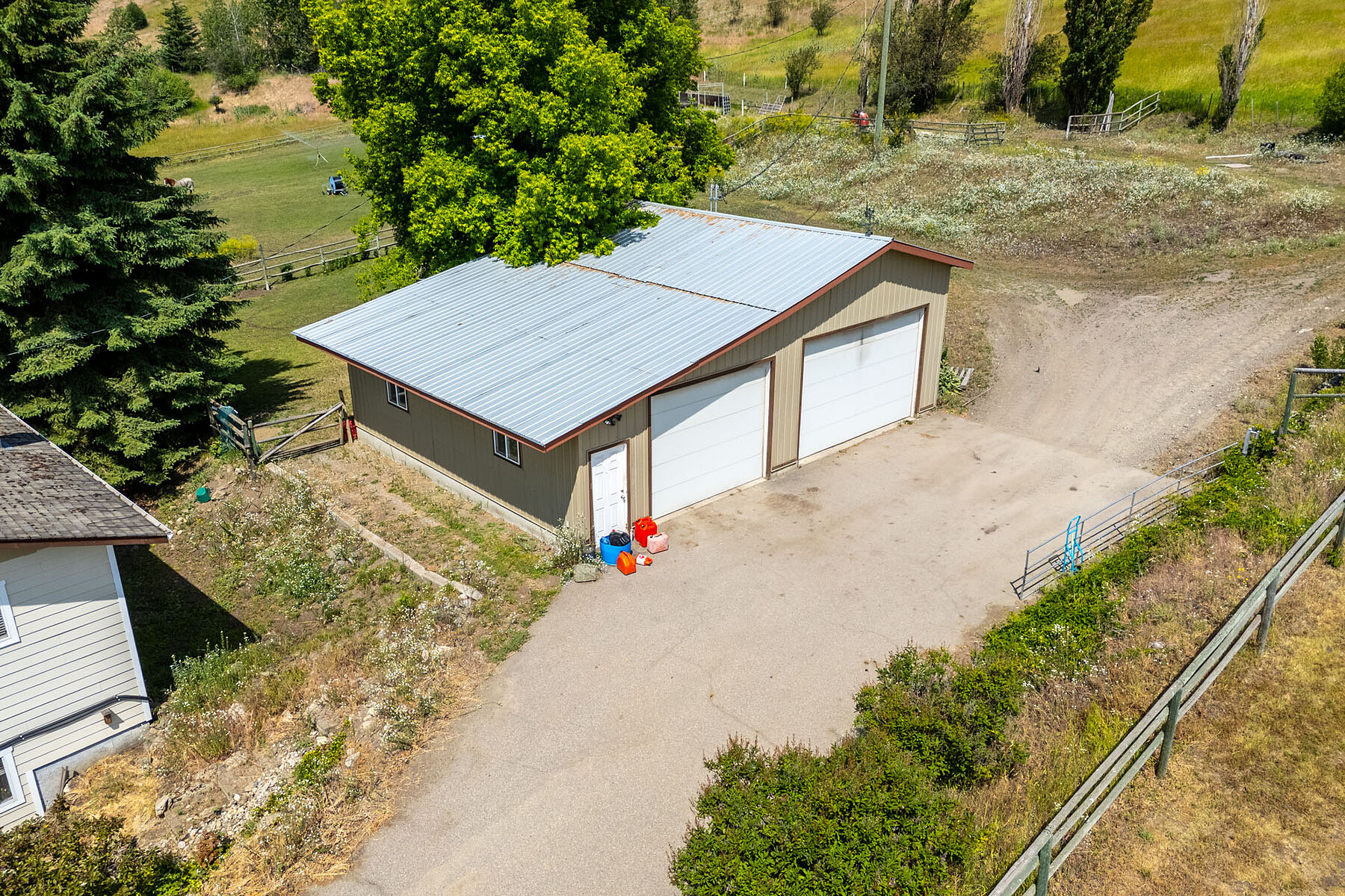  Ten Acres in Coldstream - 物件實景
