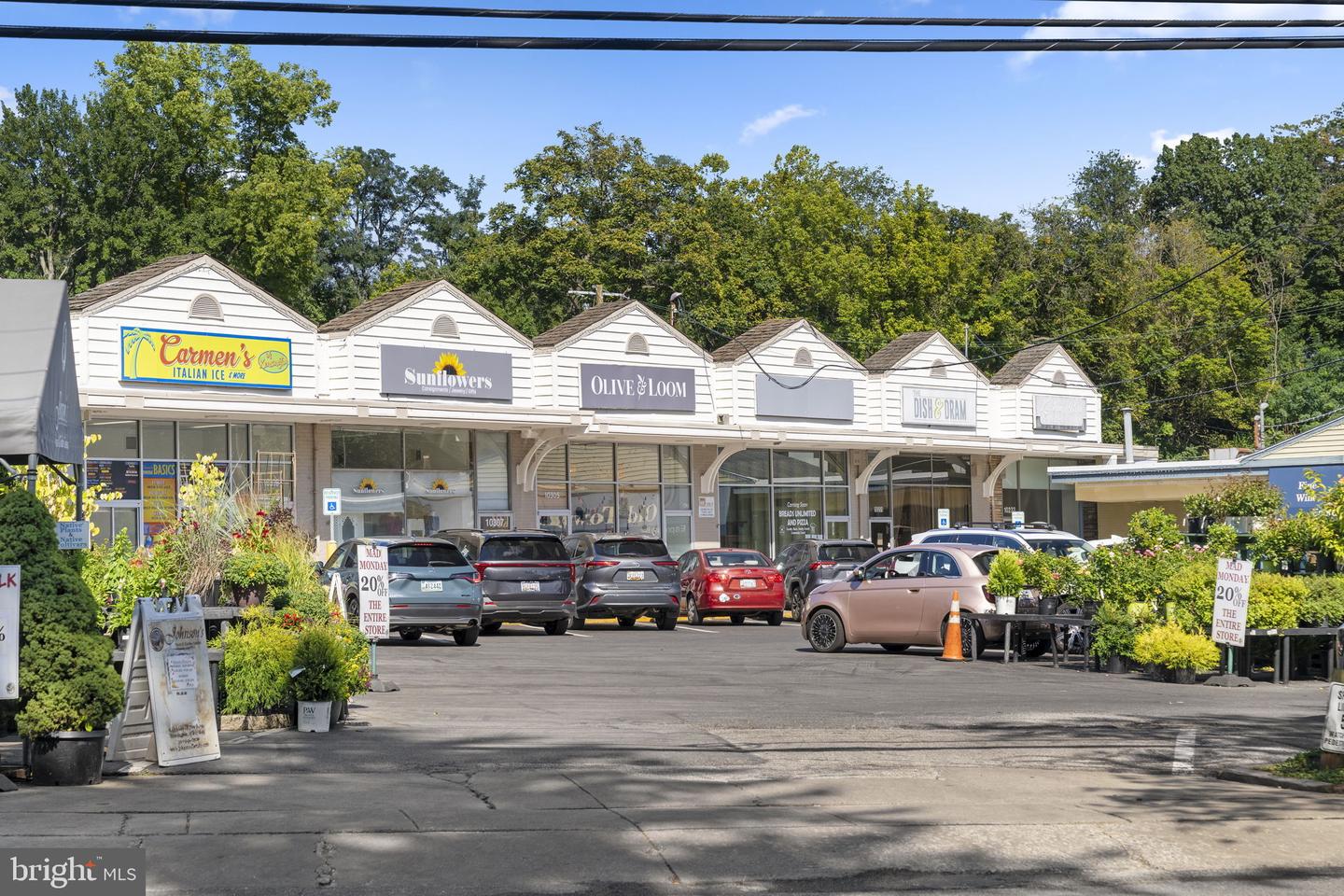 Kensington, Maryland, 20895, United States, 3 Bedrooms Bedrooms, ,2 BathroomsBathrooms,Residential,For Sale,1999038