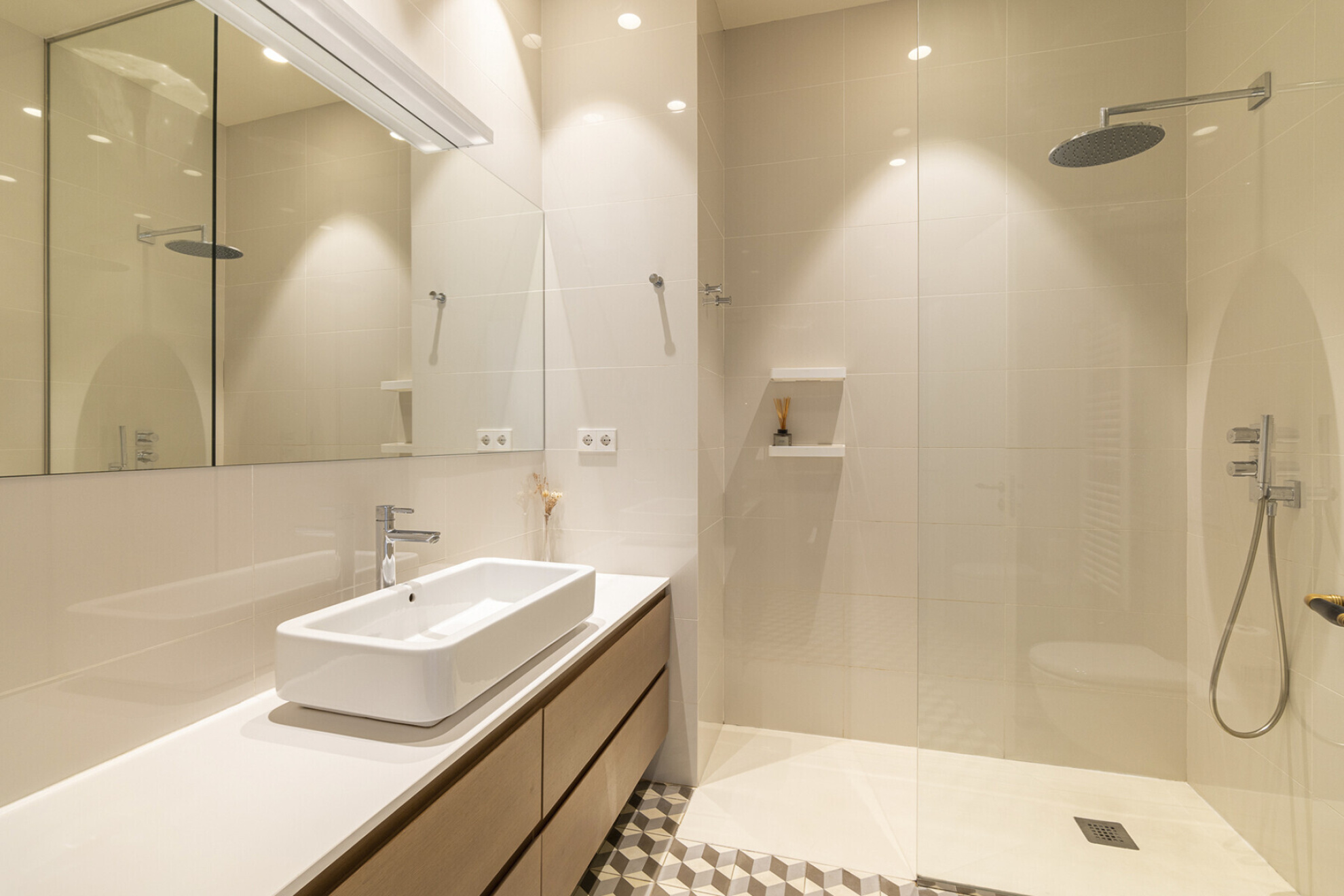  Splendid, nearly new apartment in l