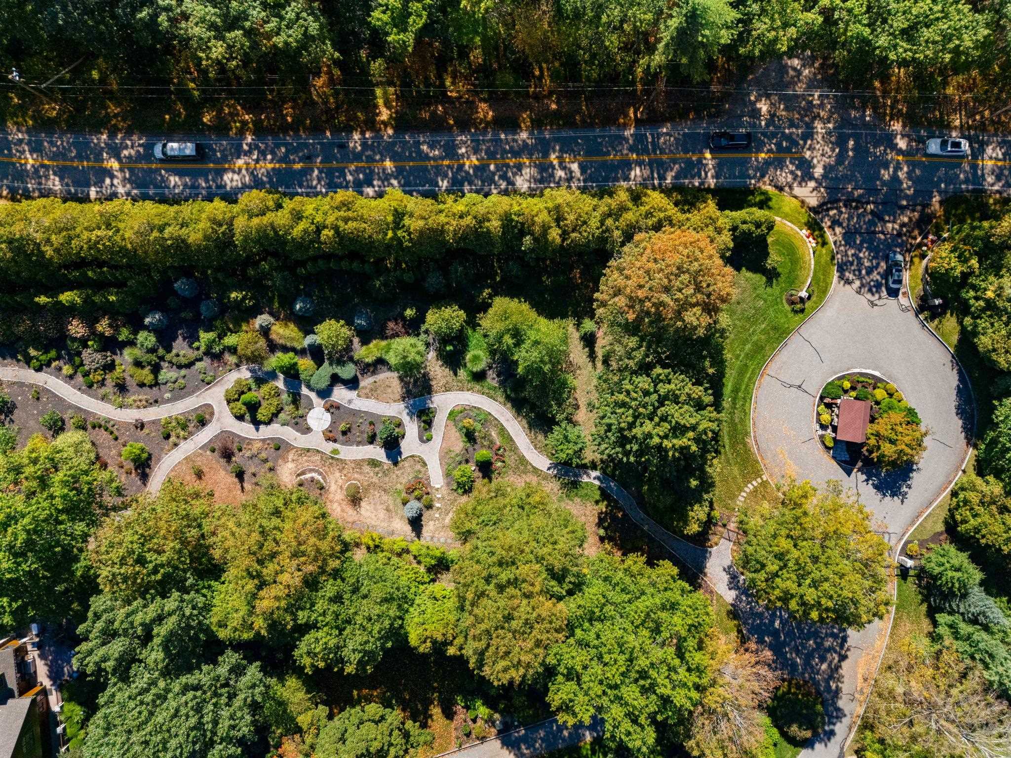 Bedford, New Hampshire, 03110, United States, 4 Bedrooms Bedrooms, ,5 BathroomsBathrooms,Residential,For Sale,1991015