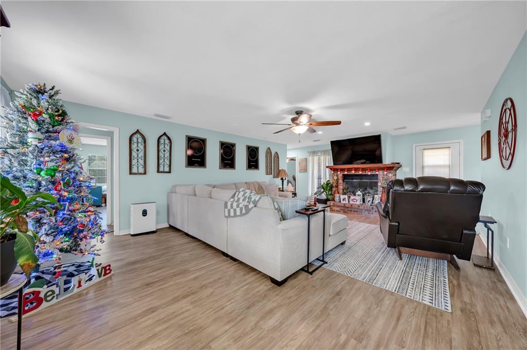 Grand Bay, Alabama, 36541, United States, 5 Bedrooms Bedrooms, ,3 BathroomsBathrooms,Residential,For Sale,2000990