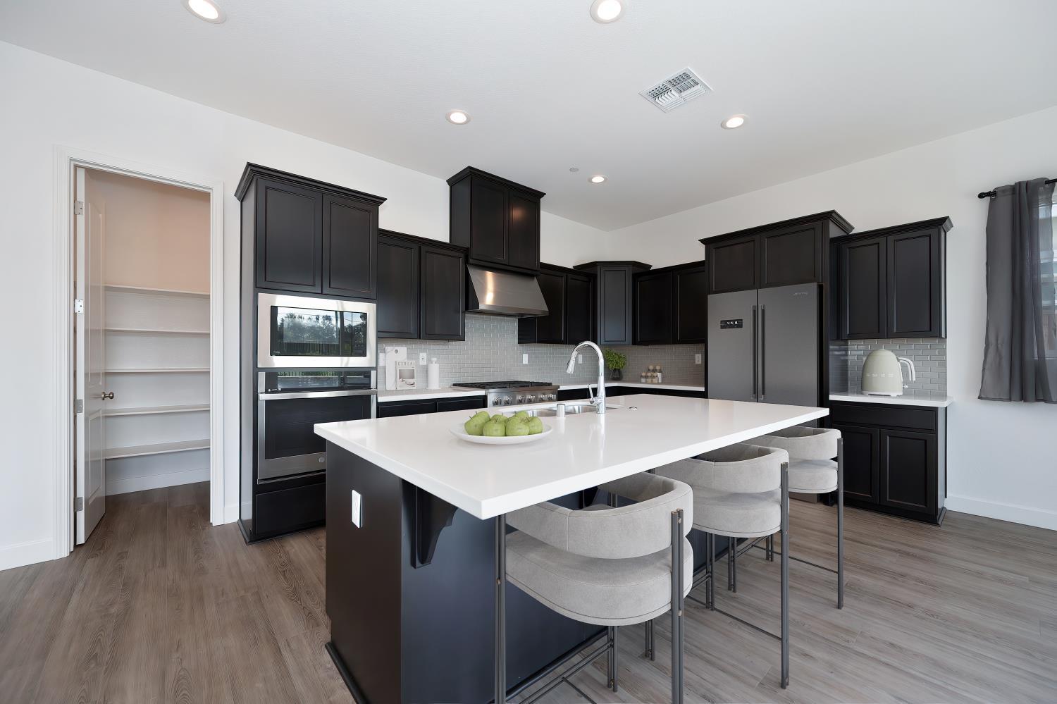 Roseville, California, 95747, United States, 4 Bedrooms Bedrooms, ,4 BathroomsBathrooms,Residential,For Sale,1992933