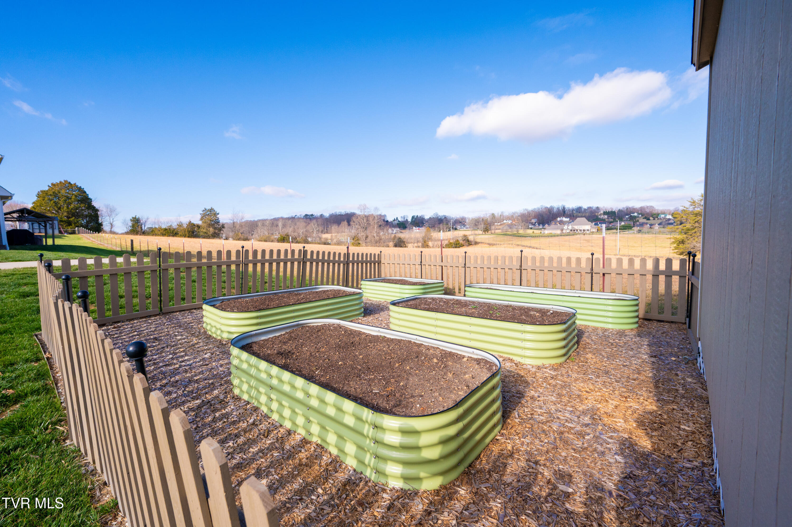 Greeneville, Tennessee, 37745, United States, 4 Bedrooms Bedrooms, ,3 BathroomsBathrooms,Residential,For Sale,2005652