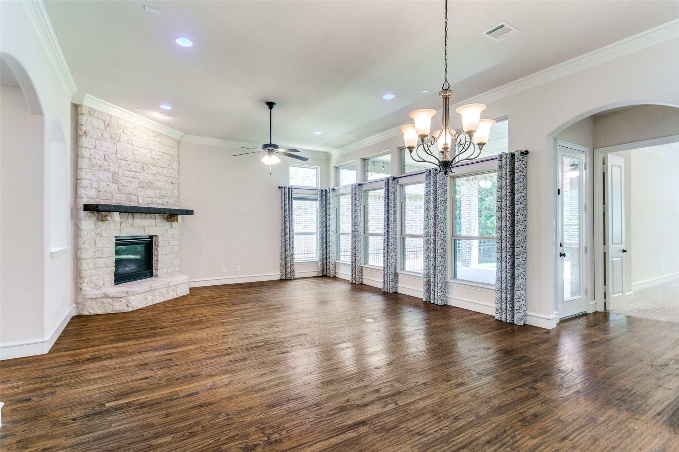 McKinney, Texas, 75070, United States, 3 Bedrooms Bedrooms, ,4 BathroomsBathrooms,Residential,For Sale,1804069