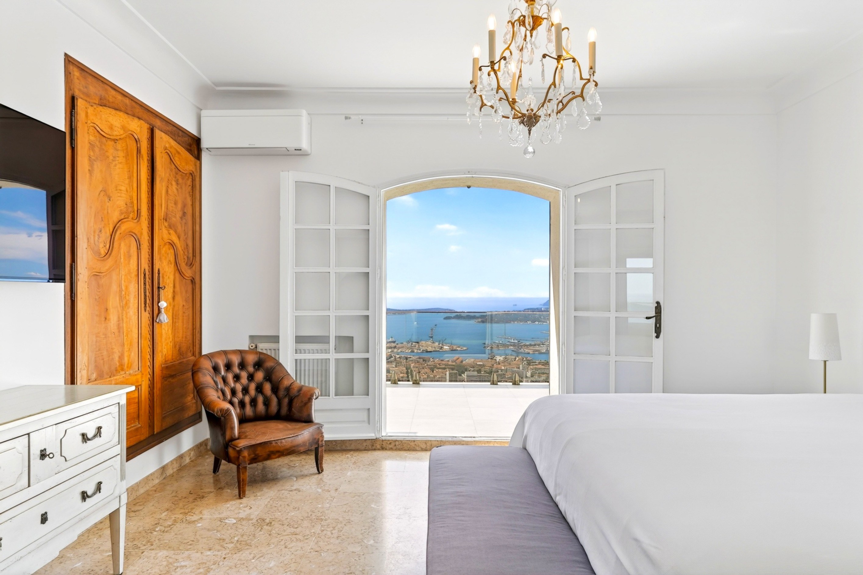  Toulon, Le Faron – Elevated Property with Panoramic Sea Views - 物件實景