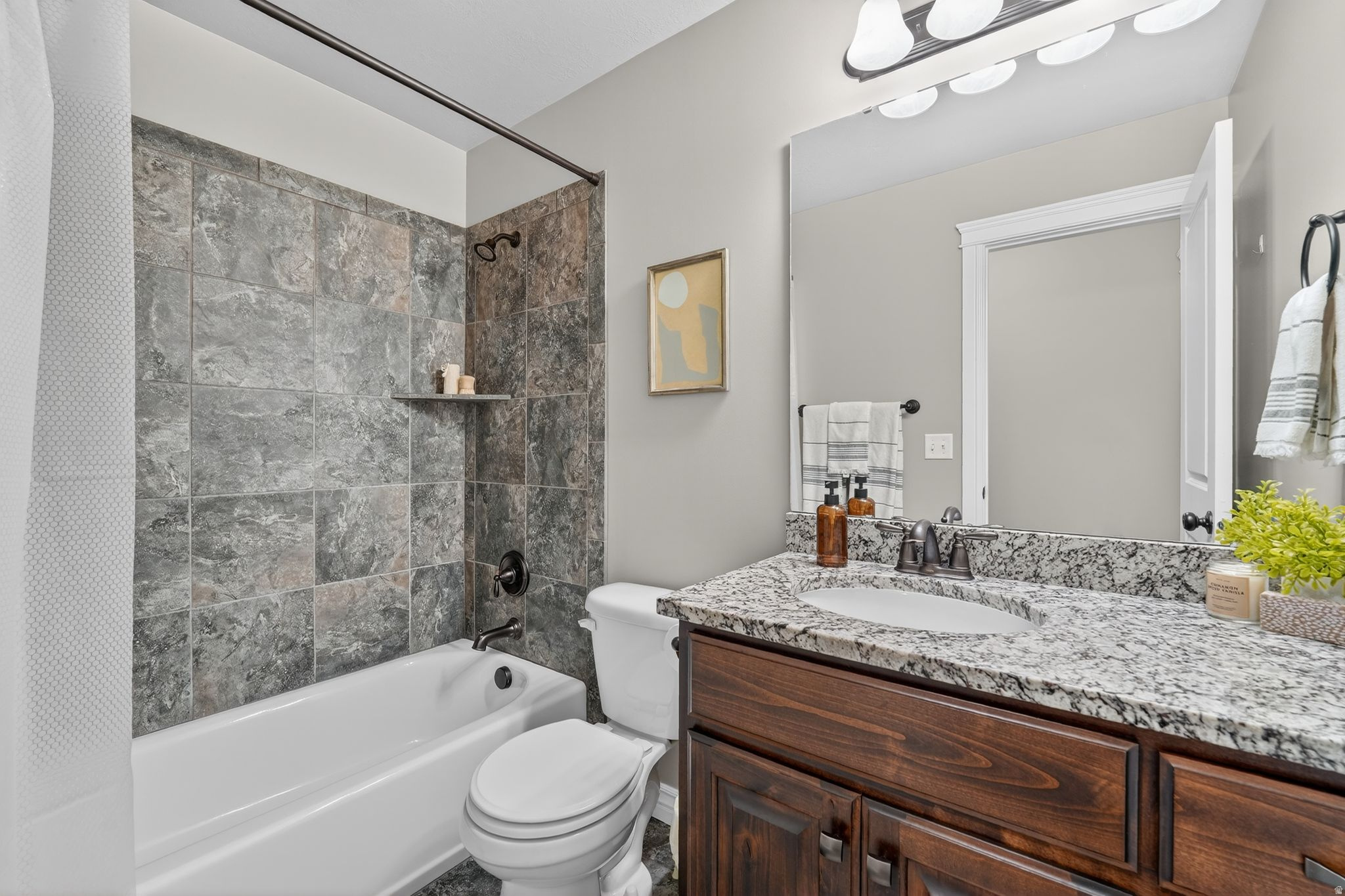 Syracuse, Utah, 84075, United States, 5 Bedrooms Bedrooms, ,3 BathroomsBathrooms,Residential,For Sale,2003414