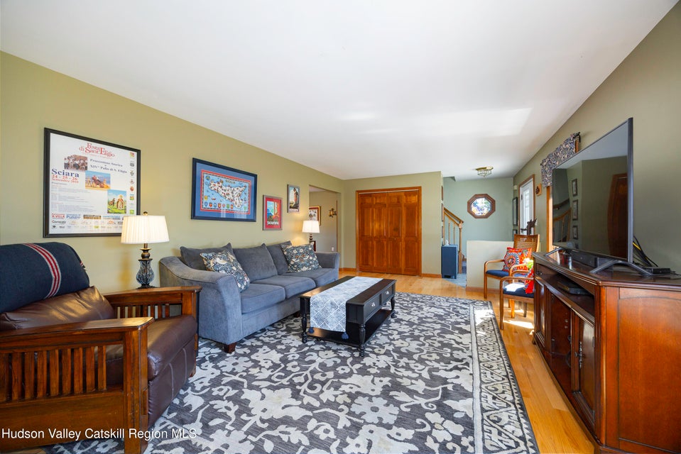 Saugerties, New York, 12477, United States, 3 Bedrooms Bedrooms, ,3 BathroomsBathrooms,Residential,For Sale,1974186