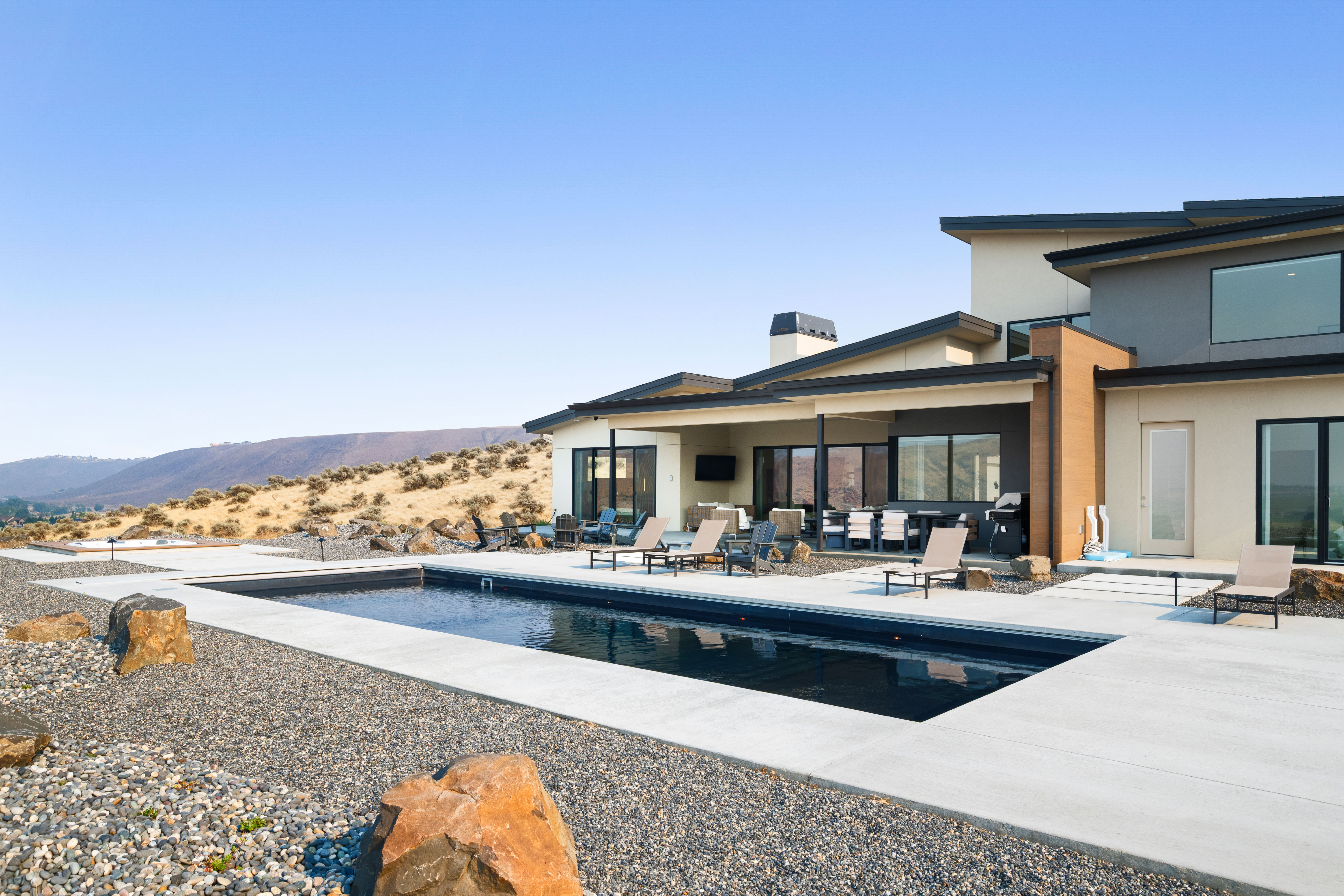  Custom Luxury, Pool, Sweeping Views, 5 Acres - 物件實景