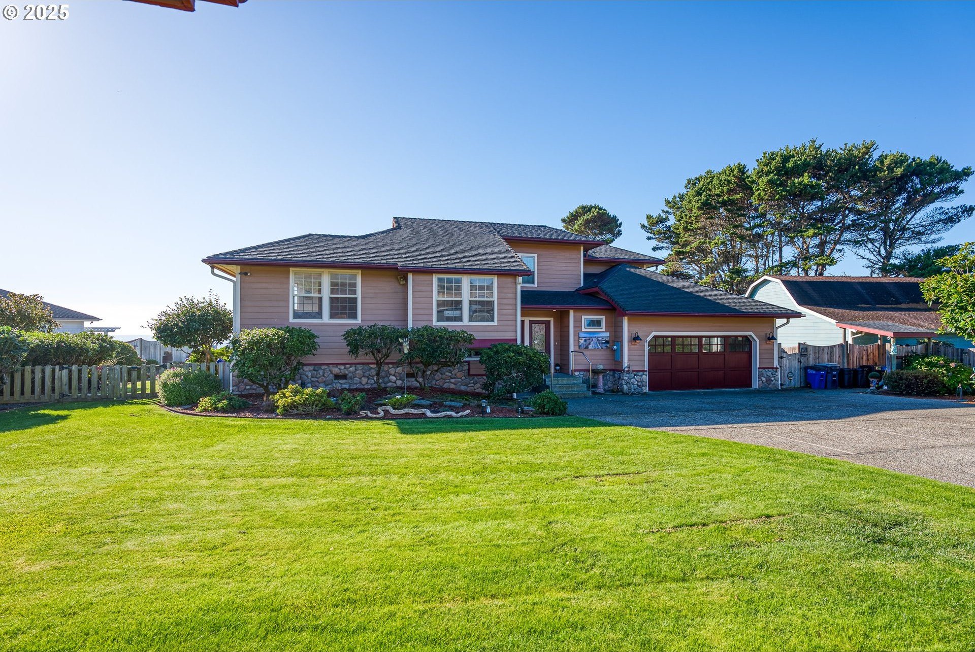 Brookings, Oregon, 97415, United States, 3 Bedrooms Bedrooms, ,3 BathroomsBathrooms,Residential,For Sale,1996453