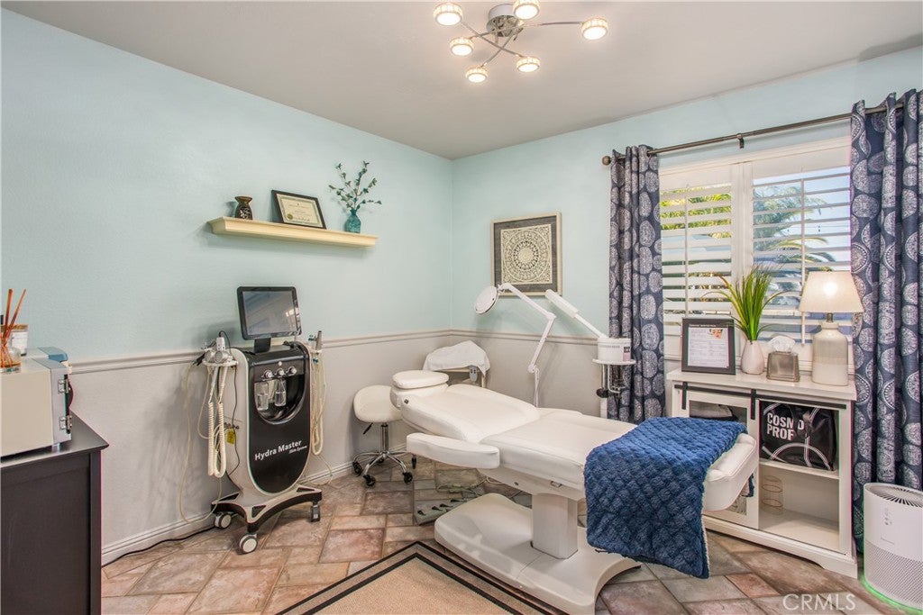 Riverside, California, 92503, United States, 4 Bedrooms Bedrooms, ,3 BathroomsBathrooms,Residential,For Sale,1981600