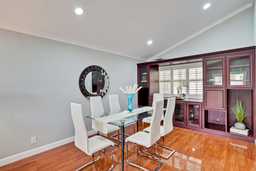 Union City, California, 94587, United States, 4 Bedrooms Bedrooms, ,3 BathroomsBathrooms,Residential,For Sale,1978572