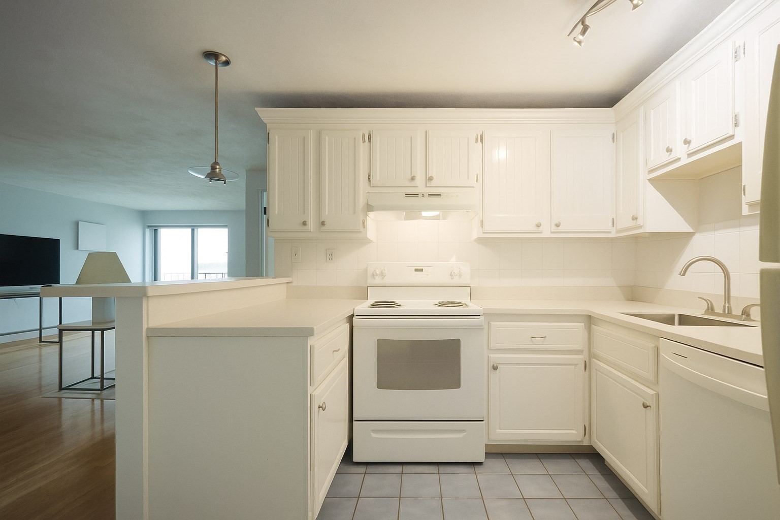 Winthrop, Massachusetts, 02152, United States, 4 Bedrooms Bedrooms, ,2 BathroomsBathrooms,Residential,For Sale,1927935