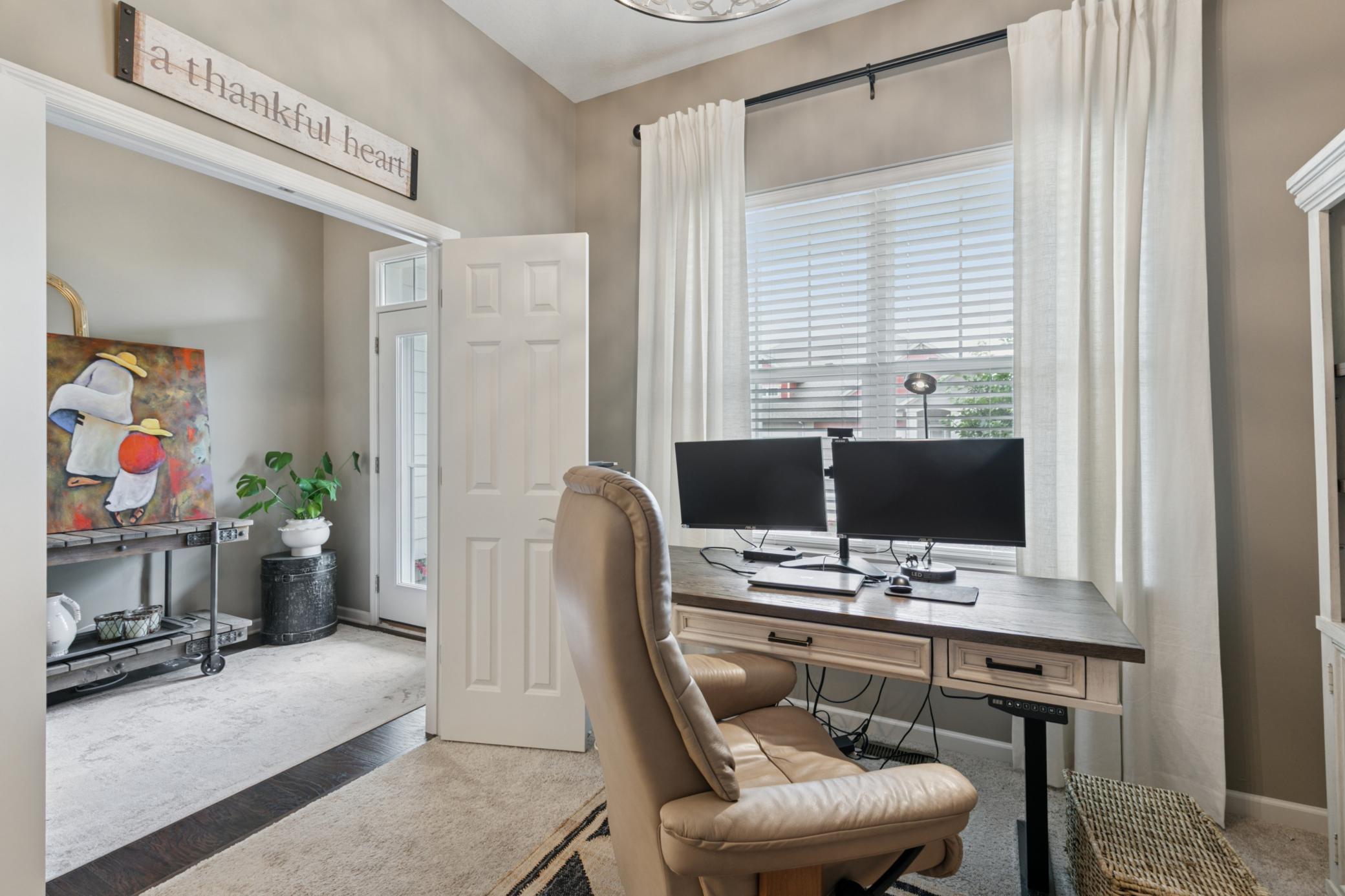 Lakeville, Minnesota, 55044, United States, 3 Bedrooms Bedrooms, ,2 BathroomsBathrooms,Residential,For Sale,1971412