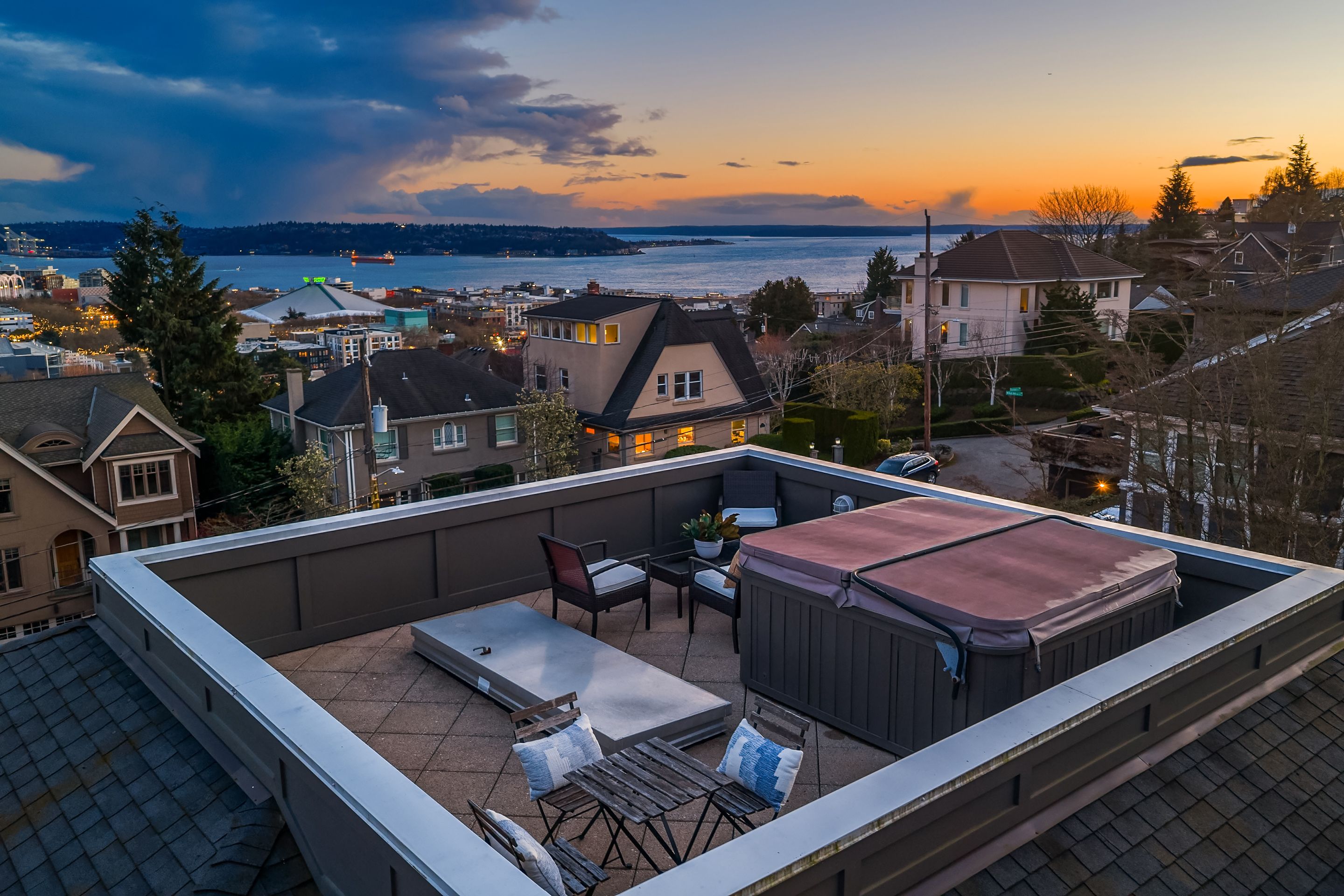  360 Highland Dr, Seattle, WA 98109 - 物件實景