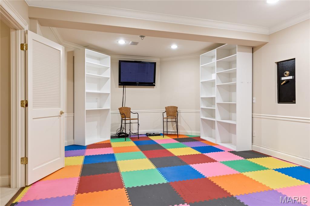 Town and Country, Missouri, 63141, United States, 5 Bedrooms Bedrooms, ,7 BathroomsBathrooms,Residential,For Sale,1966685