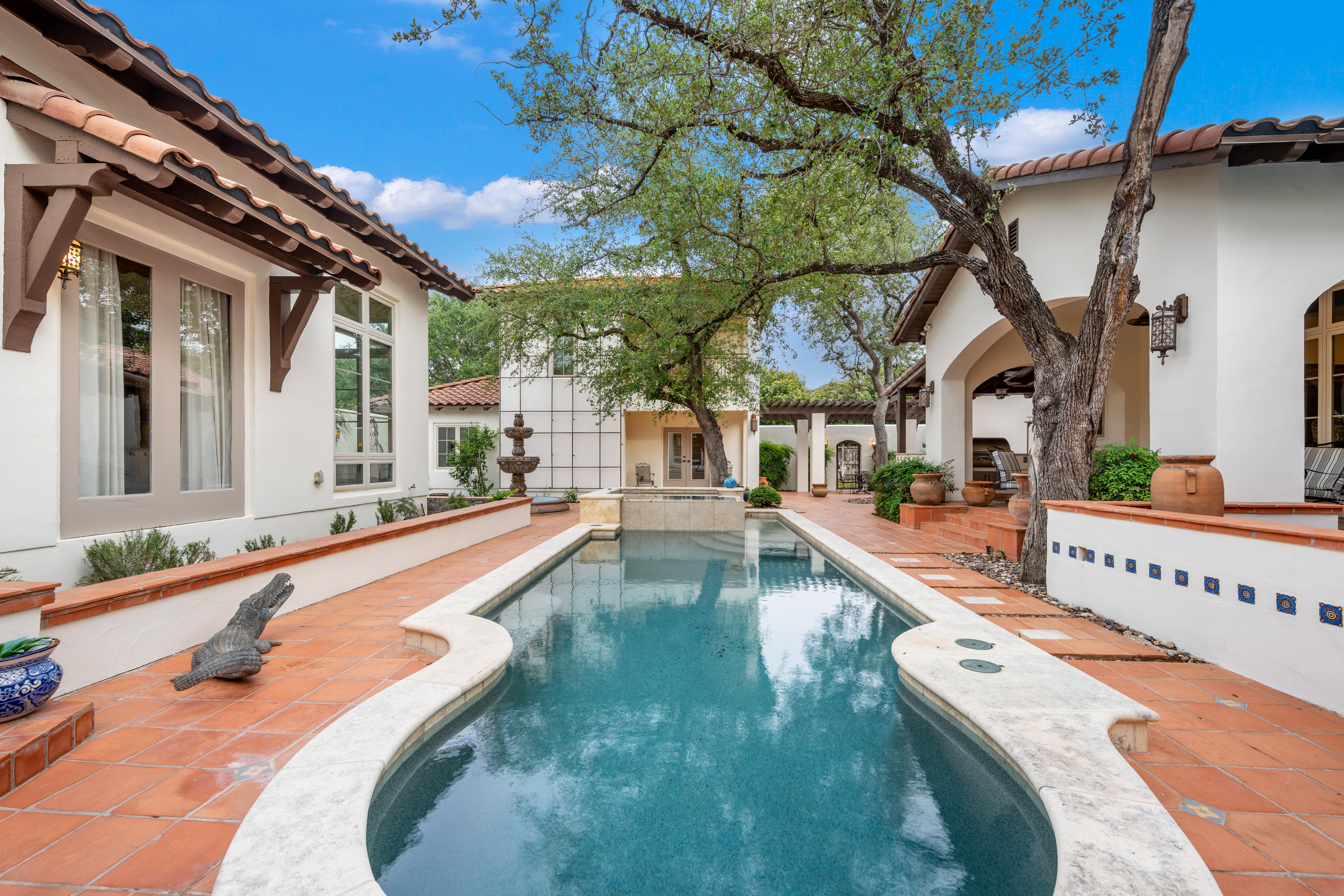  Custom Estate with Pool, Courtyard and Wine Room - 物件實景