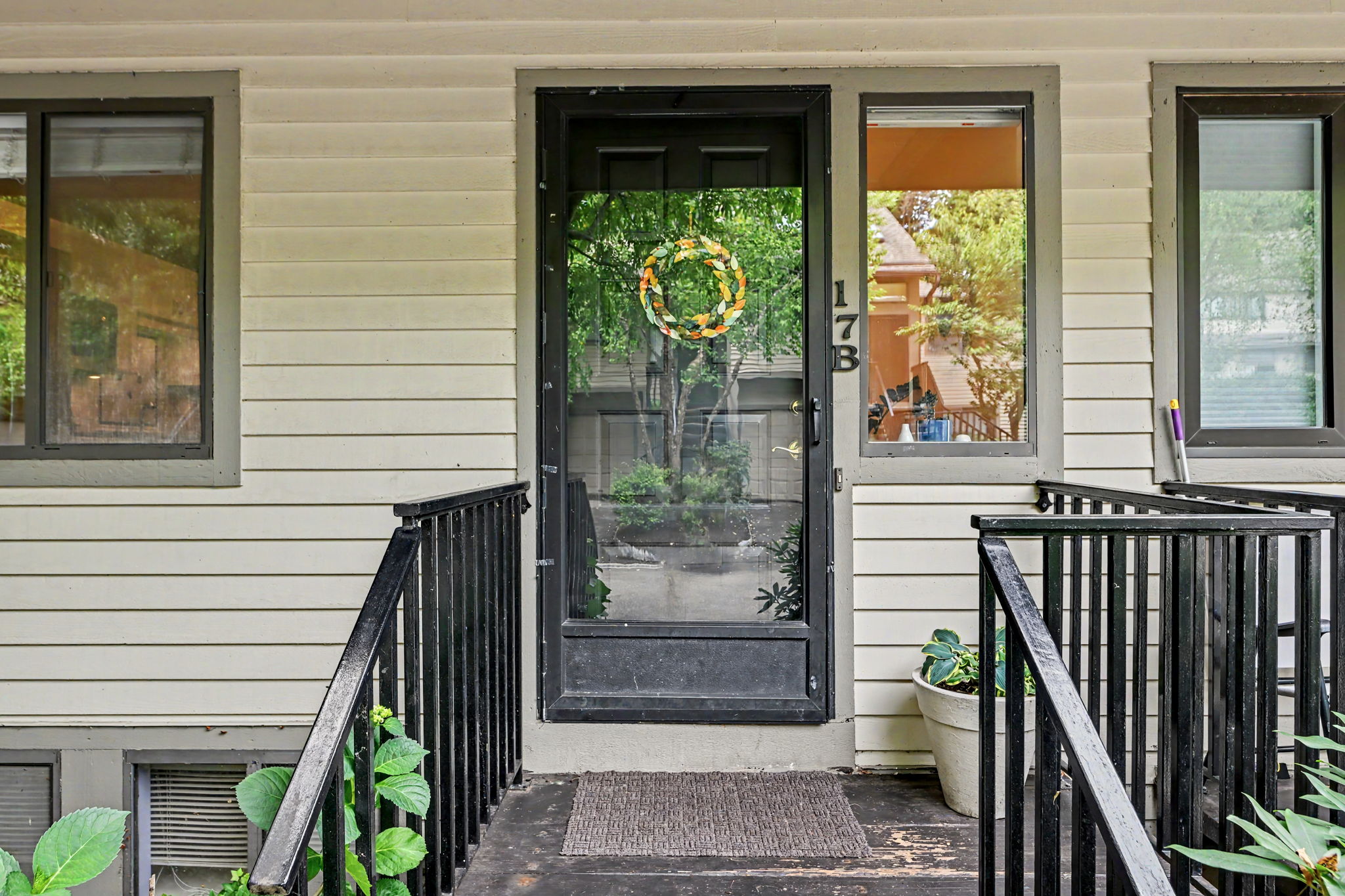  2435 Bedford Street - 物件實景