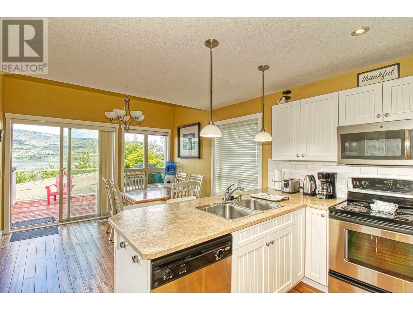 KELOWNA, British Columbia, V1Z 3R8, CA, 3 Bedrooms Bedrooms, ,2 BathroomsBathrooms,Residential,For Sale,1837259