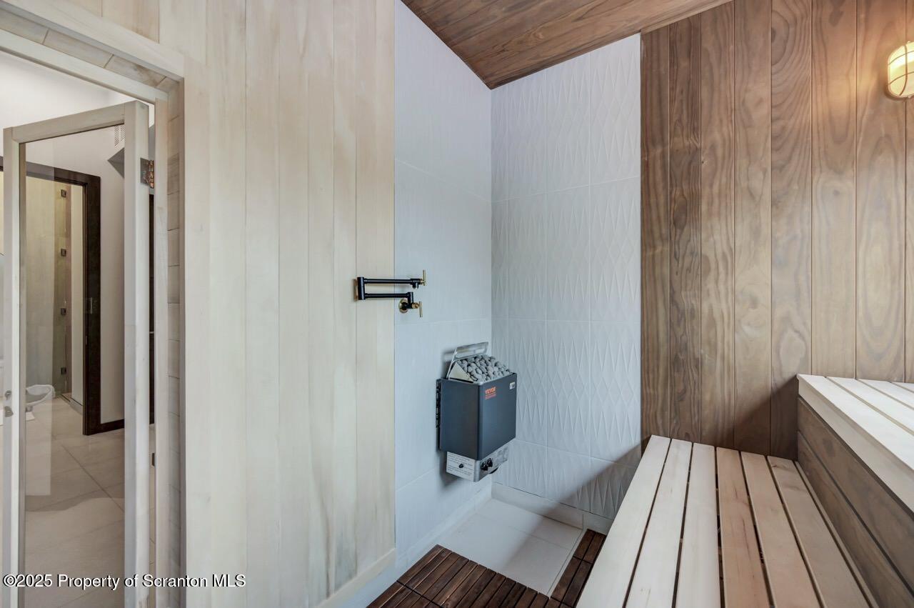 Bear Creek, Pennsylvania, 18602, United States, 4 Bedrooms Bedrooms, ,3 BathroomsBathrooms,Residential,For Sale,2002172