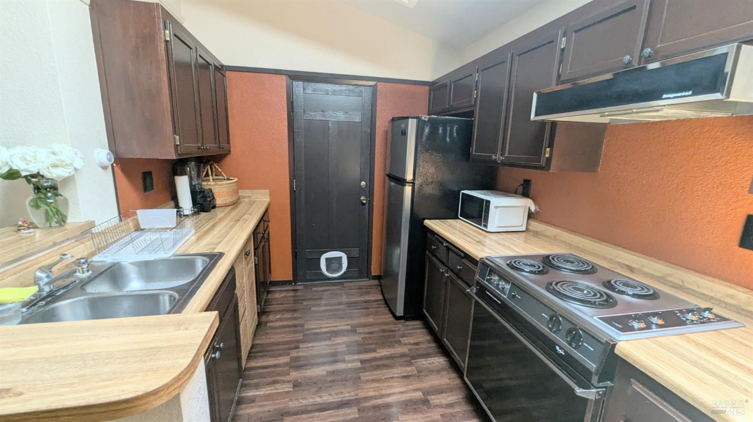 Santa Rosa, California, 95401, United States, 3 Bedrooms Bedrooms, ,2 BathroomsBathrooms,Residential,For Sale,1827098
