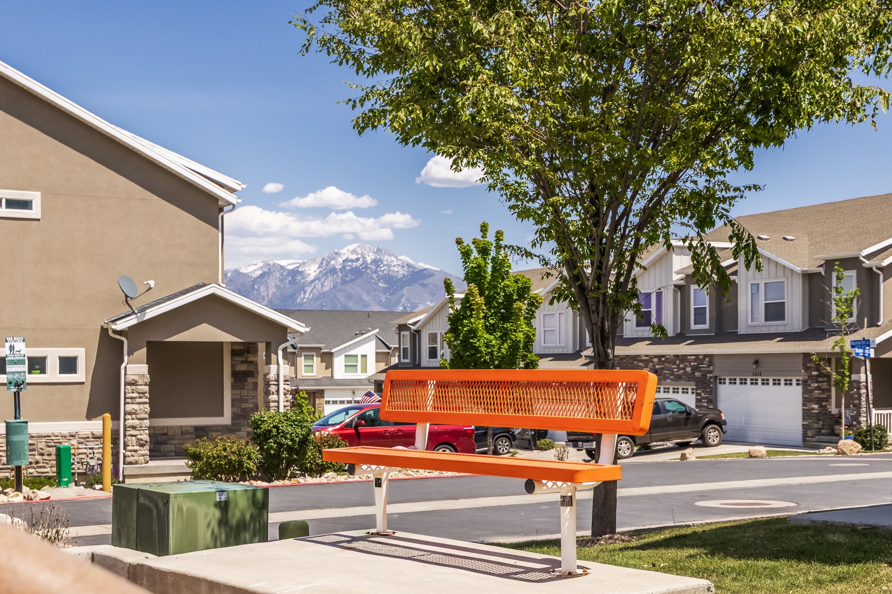  4 bed 3.5 Bath Herriman Townhome With Open Floor Plan & Playground Access - 物件實景