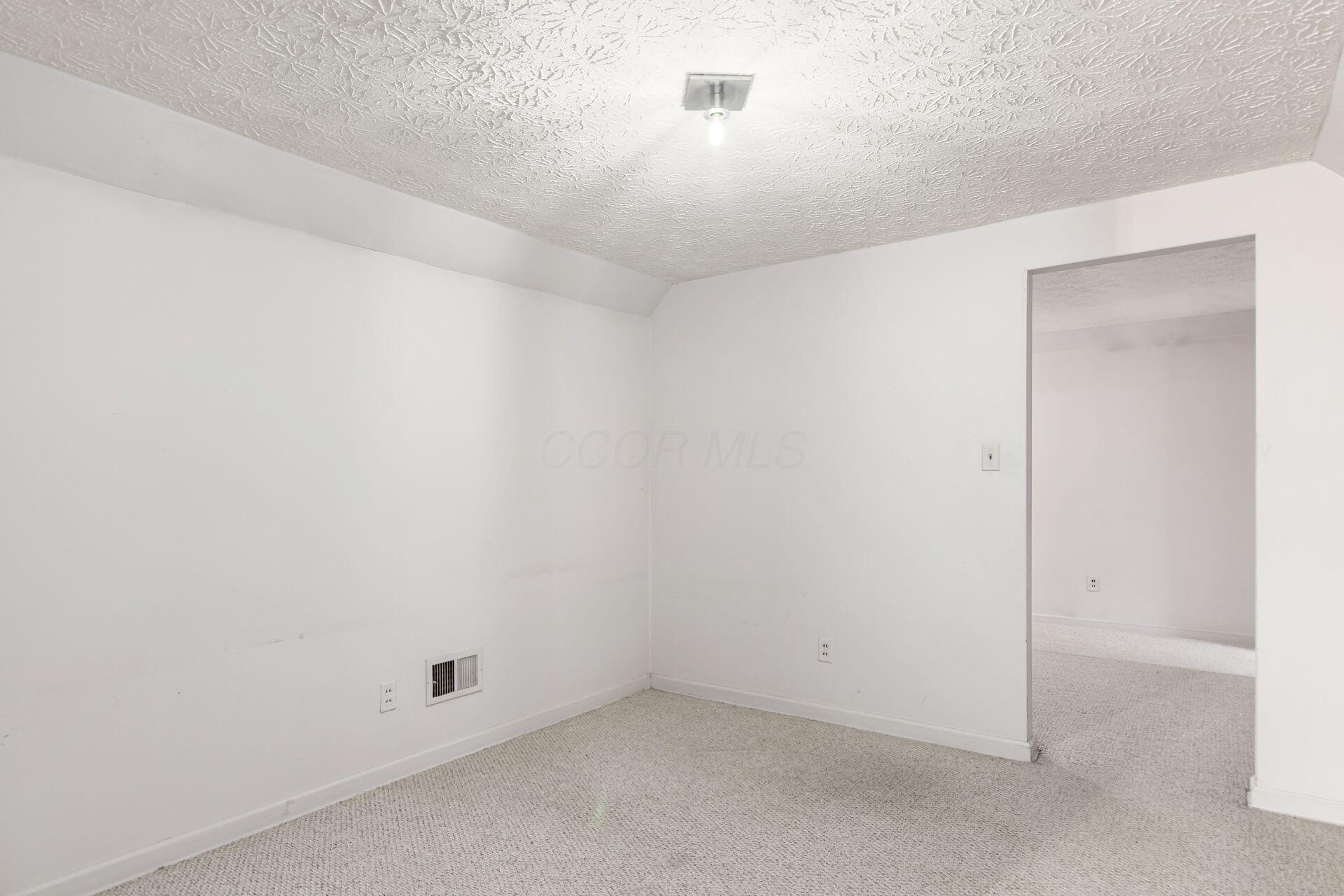 Bexley, Ohio, 43209, United States, 3 Bedrooms Bedrooms, ,2 BathroomsBathrooms,Residential,For Sale,1926362