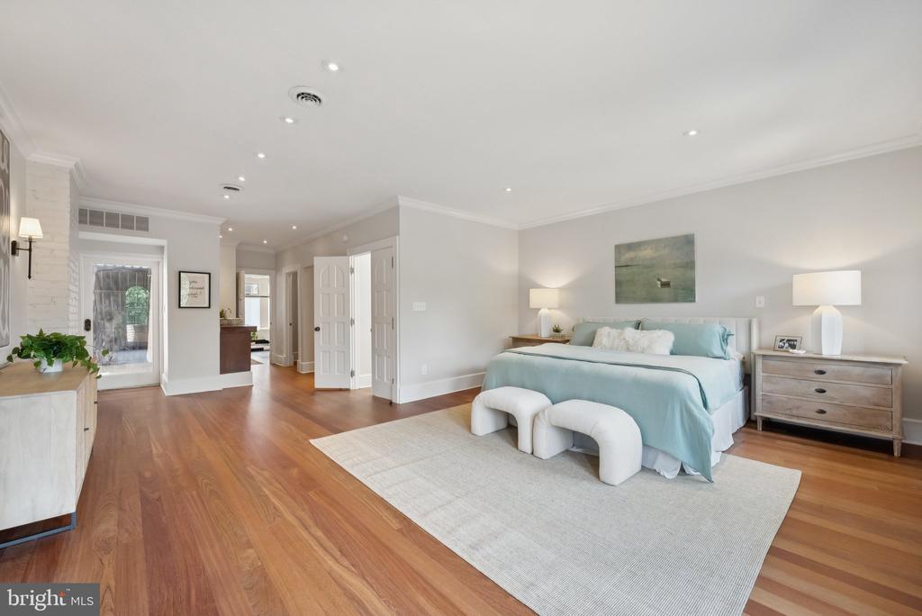 Washington, District of Columbia, 20009, United States, 4 Bedrooms Bedrooms, ,4 BathroomsBathrooms,Residential,For Sale,1902983