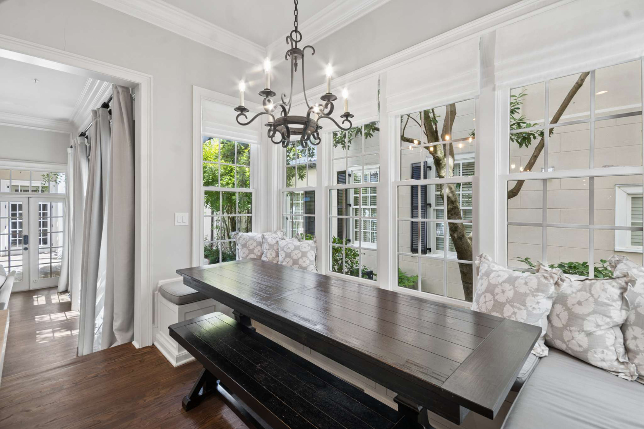 Exceptional Southern Elegance in Peachtree City