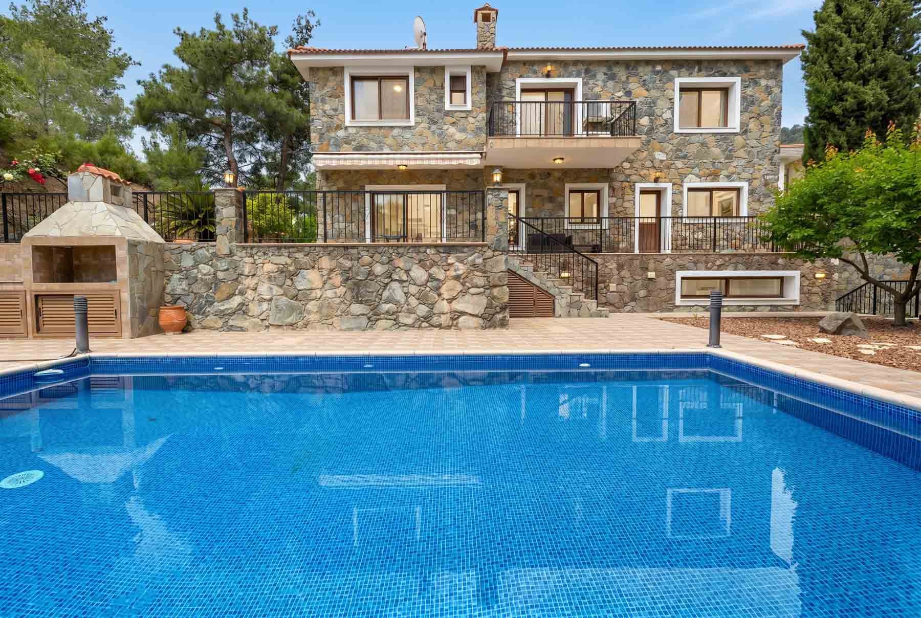  5 Bedroom Stone Villa with Pool near Troodos in Moniatis, Limassol - 物件實景