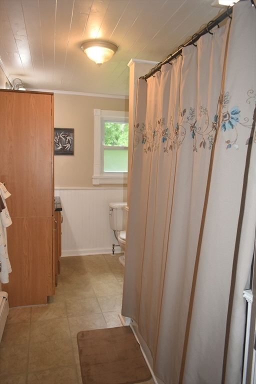 Spencer, Massachusetts, 01562, United States, 5 Bedrooms Bedrooms, ,4 BathroomsBathrooms,Residential,For Sale,1942925