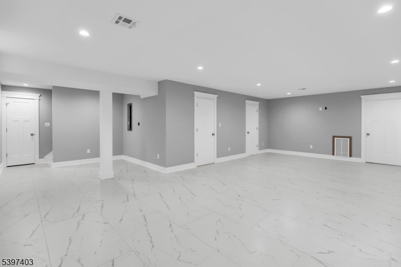 Bernards Twp., New Jersey, 07920, United States, 6 Bedrooms Bedrooms, ,5 BathroomsBathrooms,Residential,For Sale,2001685