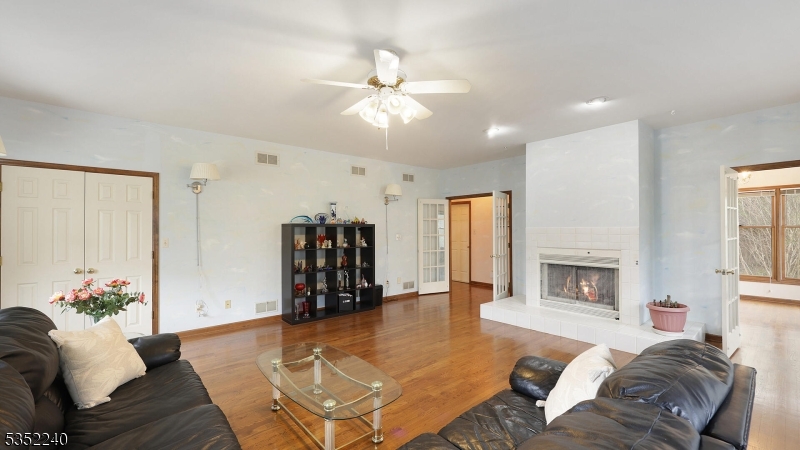 Bridgewater Twp., New Jersey, 07920, United States, 5 Bedrooms Bedrooms, ,4 BathroomsBathrooms,Residential,For Sale,1784085