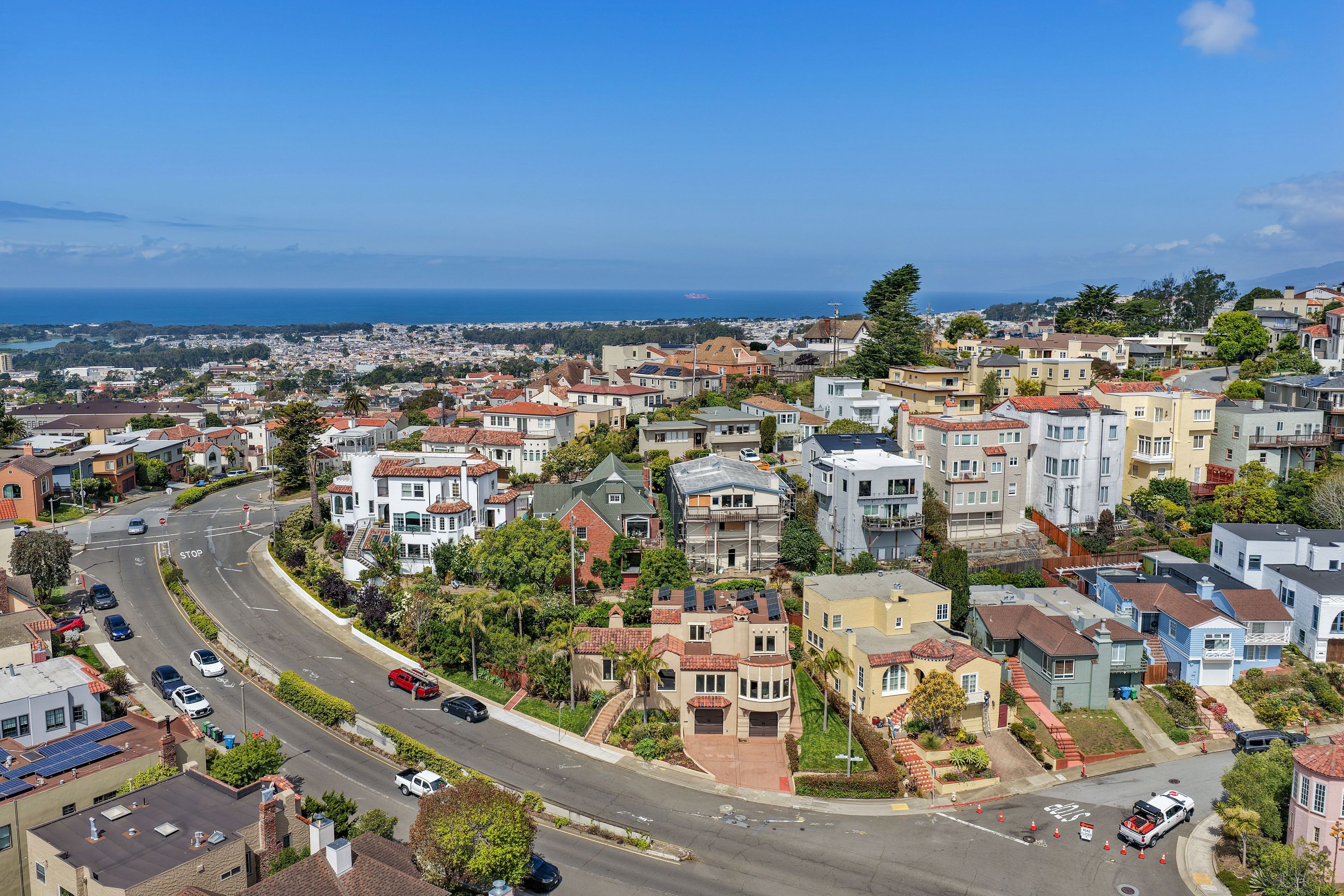  SPANISH REVIVAL ESTATE - 物件實景