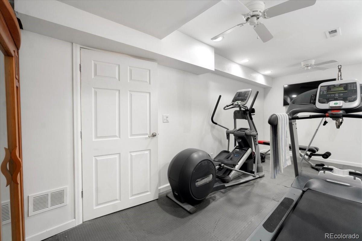 Erie, Colorado, 80516, United States, 5 Bedrooms Bedrooms, ,4 BathroomsBathrooms,Residential,For Sale,1794291