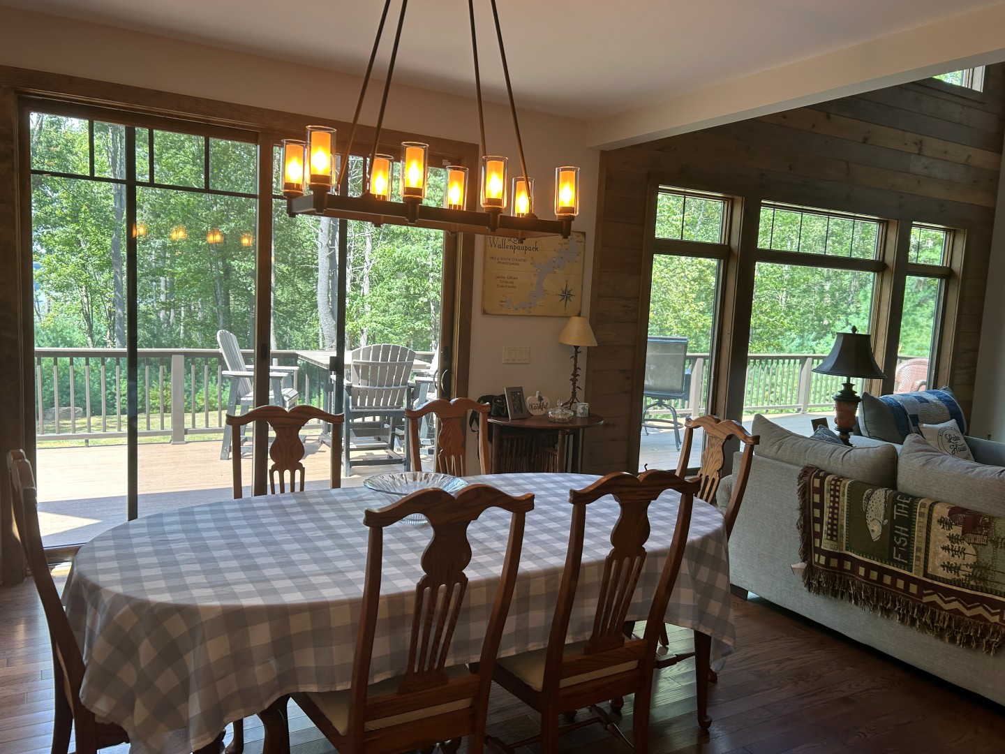 Paupack, Pennsylvania, 18451, United States, 5 Bedrooms Bedrooms, ,4 BathroomsBathrooms,Residential,For Sale,1941023