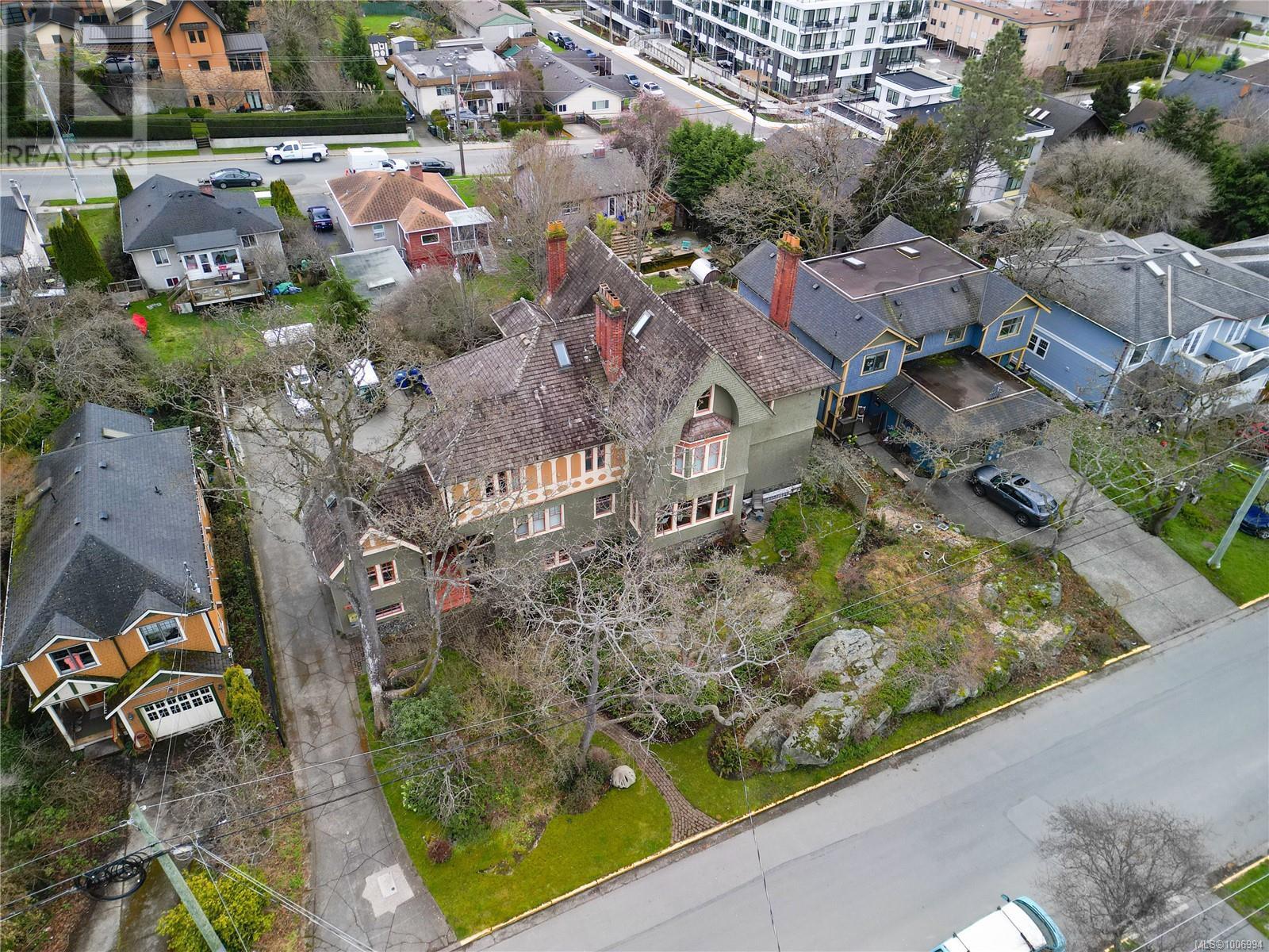 ESQUIMALT, British Columbia, V9A 5A9, CA, 2 Bedrooms Bedrooms, ,1 BathroomBathrooms,Residential,For Sale,1948185
