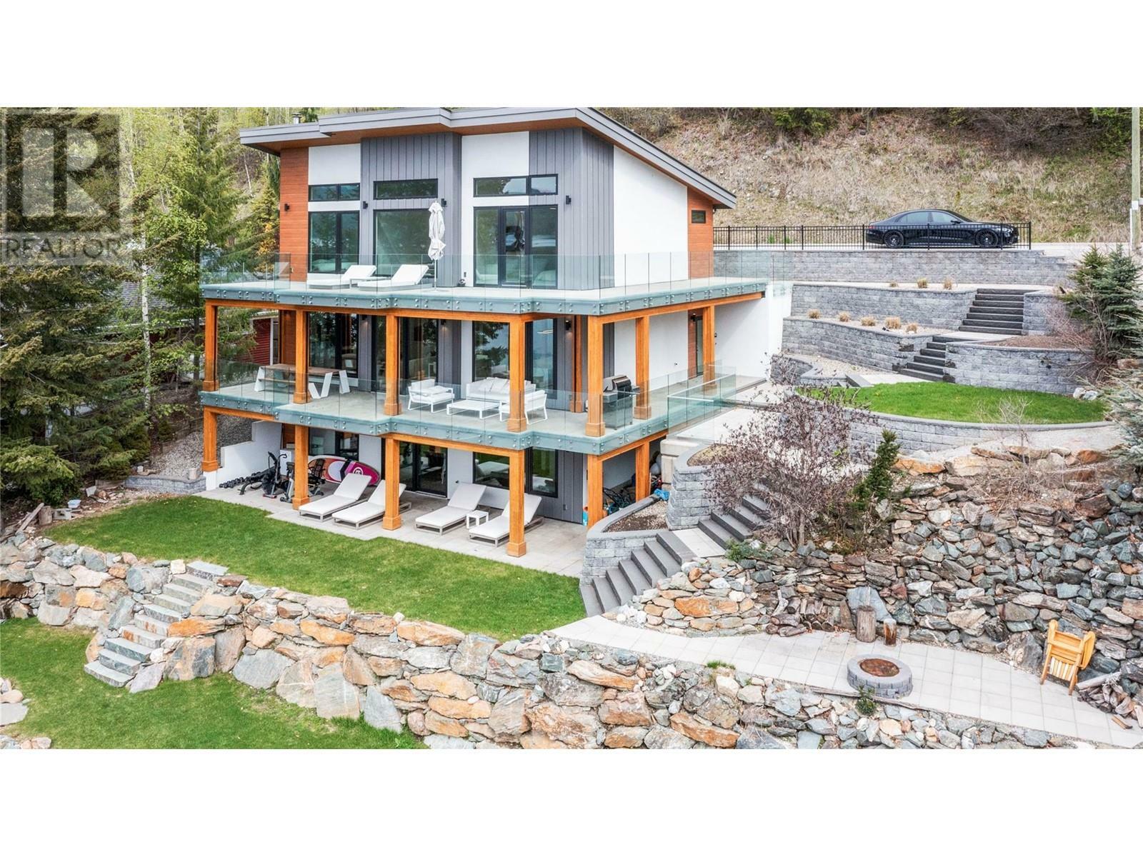 ANGLEMONT, British Columbia, V0E 1M8, CA, 5 Bedrooms Bedrooms, ,3 BathroomsBathrooms,Residential,For Sale,1836909