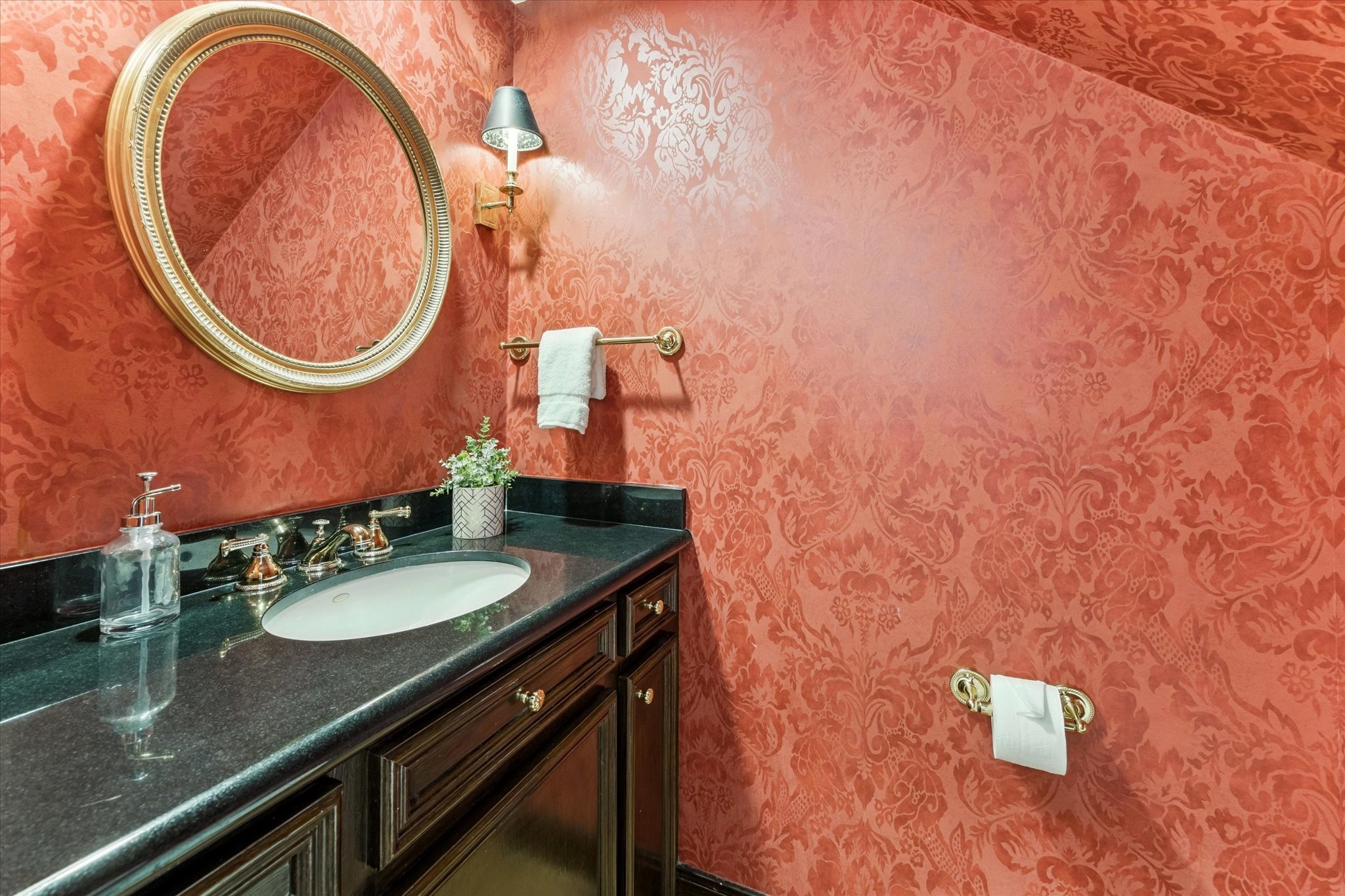  2403 Potomac Drive - 物件實景