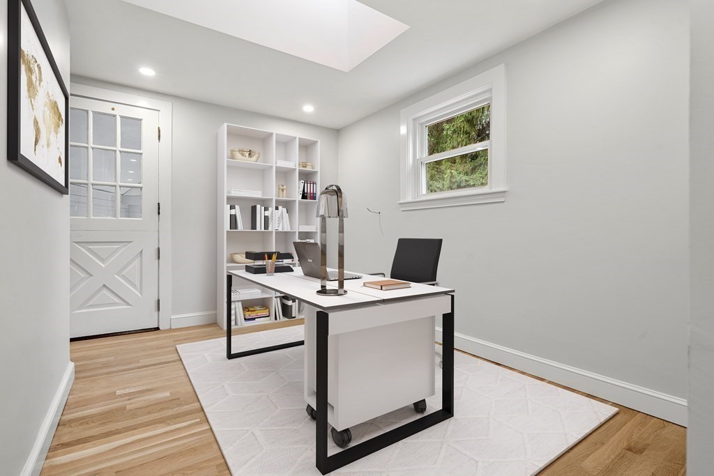 Framingham, Massachusetts, 01701, United States, 3 Bedrooms Bedrooms, ,2 BathroomsBathrooms,Residential,For Sale,1903802