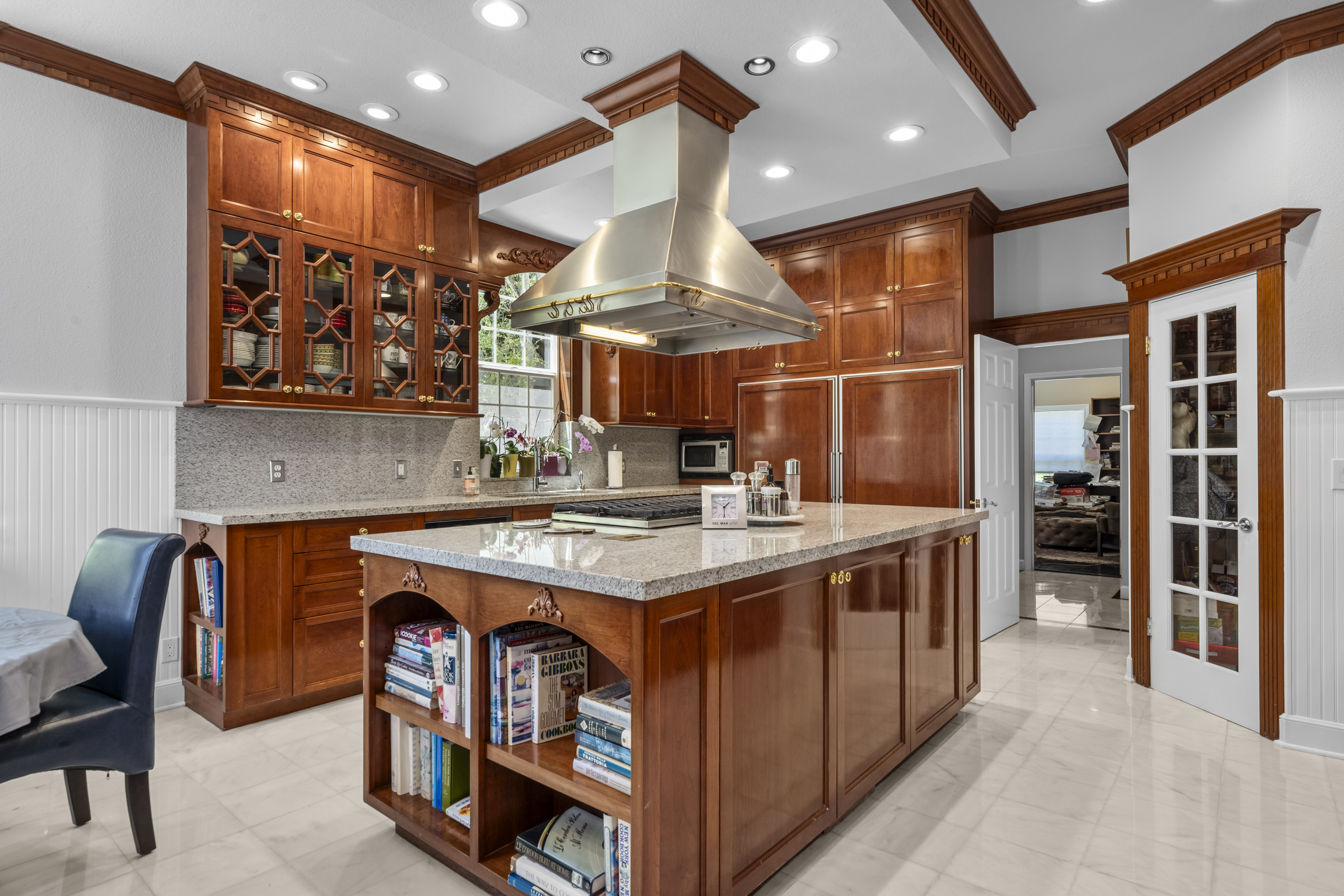  Grand Georgia Colonial Estate with Luxurious Designer Finishes - 物件實景