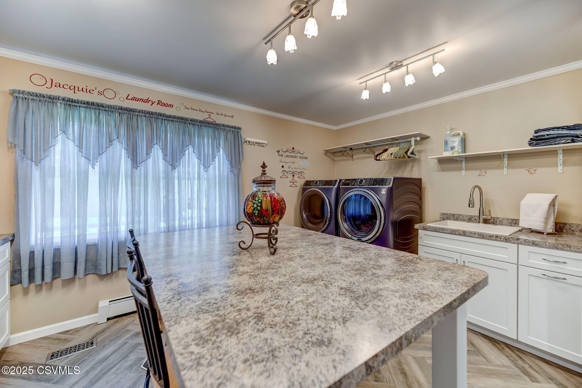 Berwick, Pennsylvania, 18603, United States, 4 Bedrooms Bedrooms, ,3 BathroomsBathrooms,Residential,For Sale,1979458