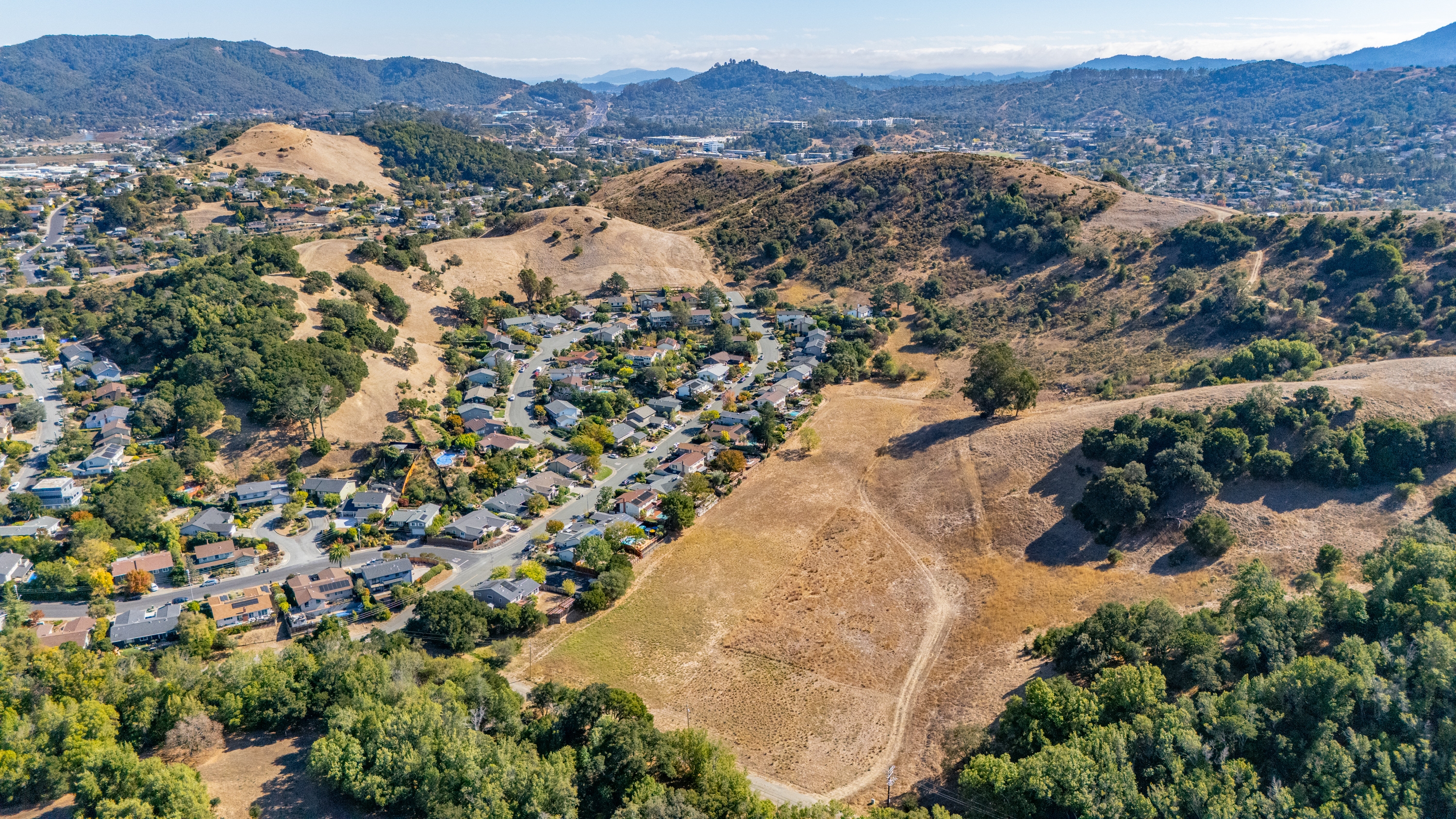  Spacious Mont Marin Contemporary with Open Space Views - 物件實景
