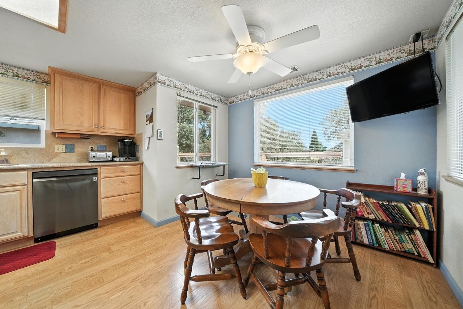 Wallace, California, 95254, United States, 4 Bedrooms Bedrooms, ,3 BathroomsBathrooms,Residential,For Sale,1976011