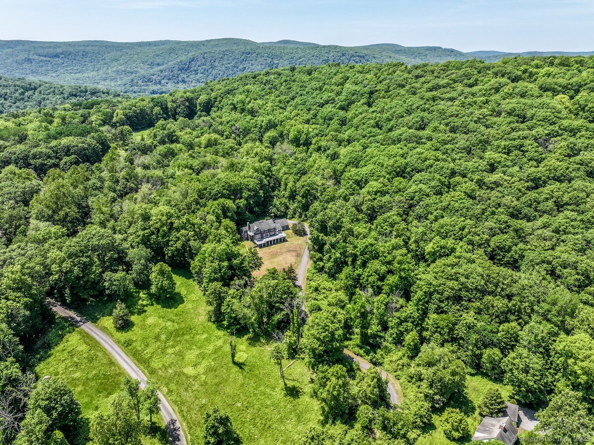 Kent, Connecticut, 06757, United States, 4 Bedrooms Bedrooms, ,5 BathroomsBathrooms,Residential,For Sale,1875282