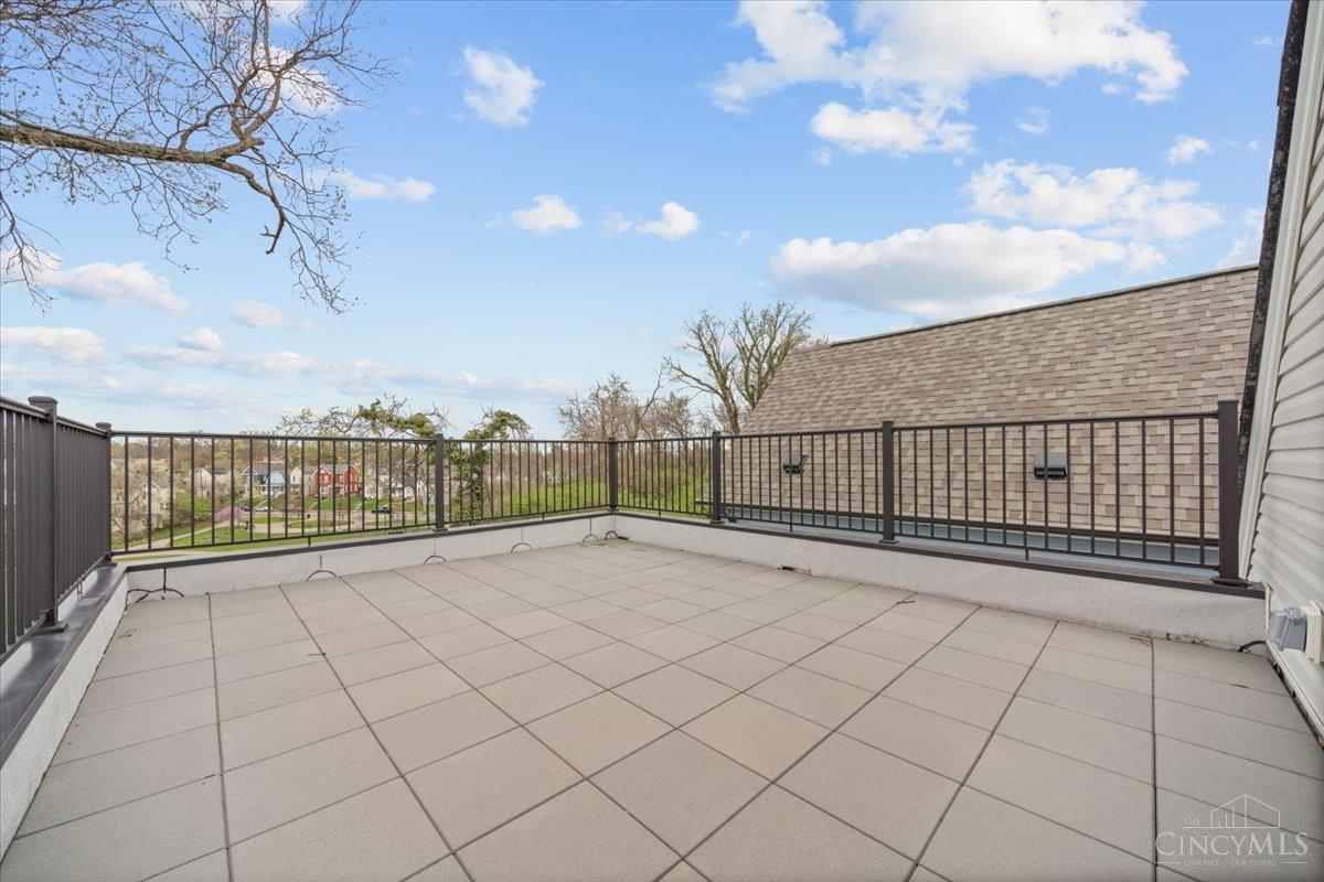 Cincinnati, Ohio, 45208, United States, 3 Bedrooms Bedrooms, ,3 BathroomsBathrooms,Residential,For Sale,1960711