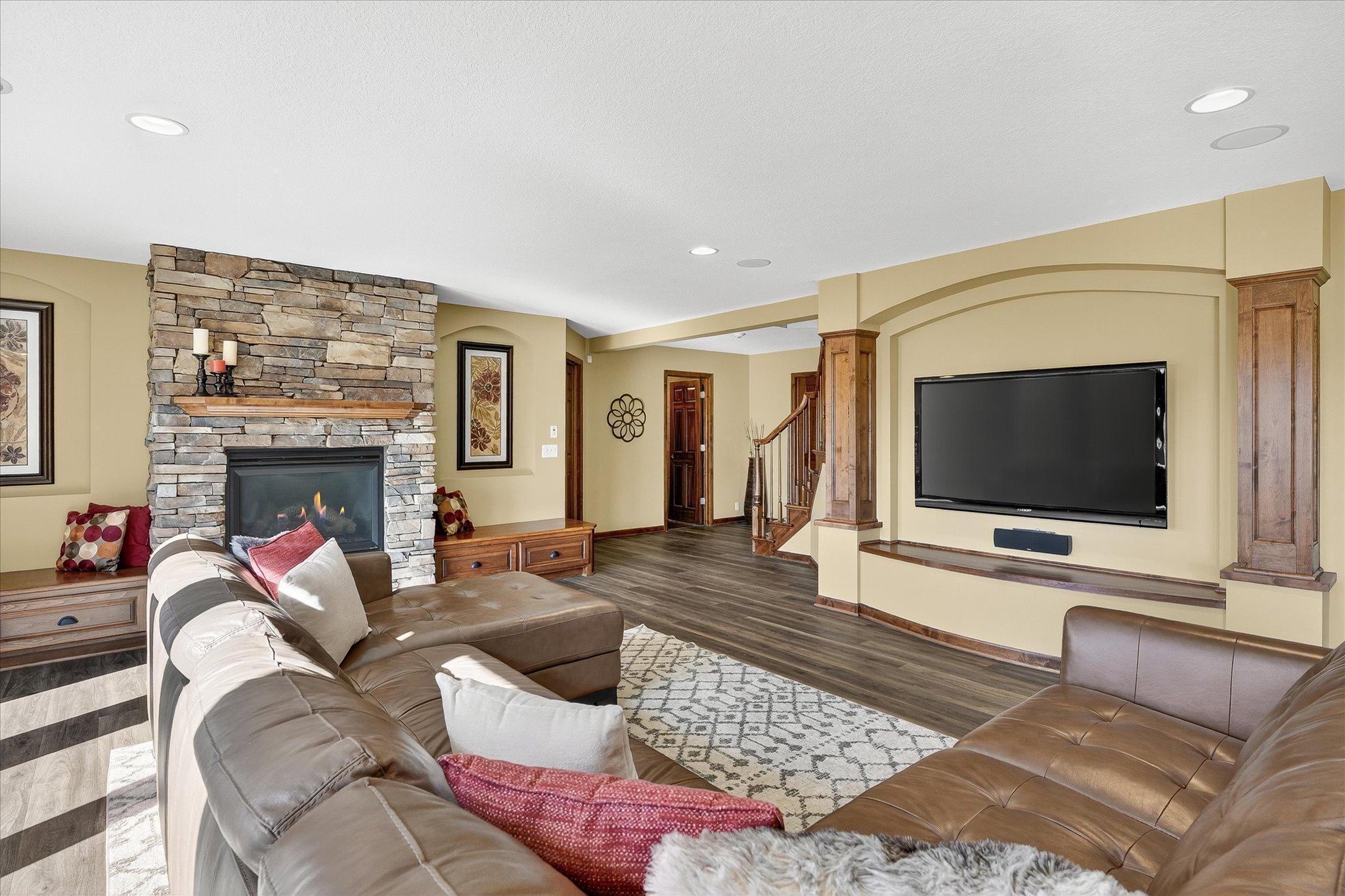 Medina, Minnesota, 55340, United States, 5 Bedrooms Bedrooms, ,3 BathroomsBathrooms,Residential,For Sale,1989034