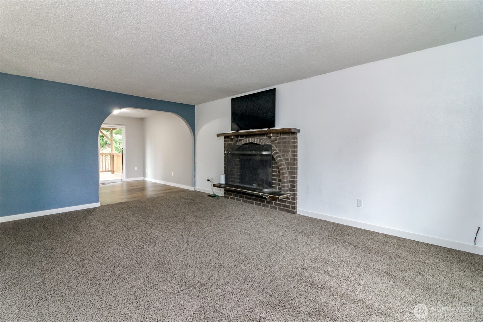 Tacoma, Washington, 98444, United States, 4 Bedrooms Bedrooms, ,2 BathroomsBathrooms,Residential,For Sale,1977336